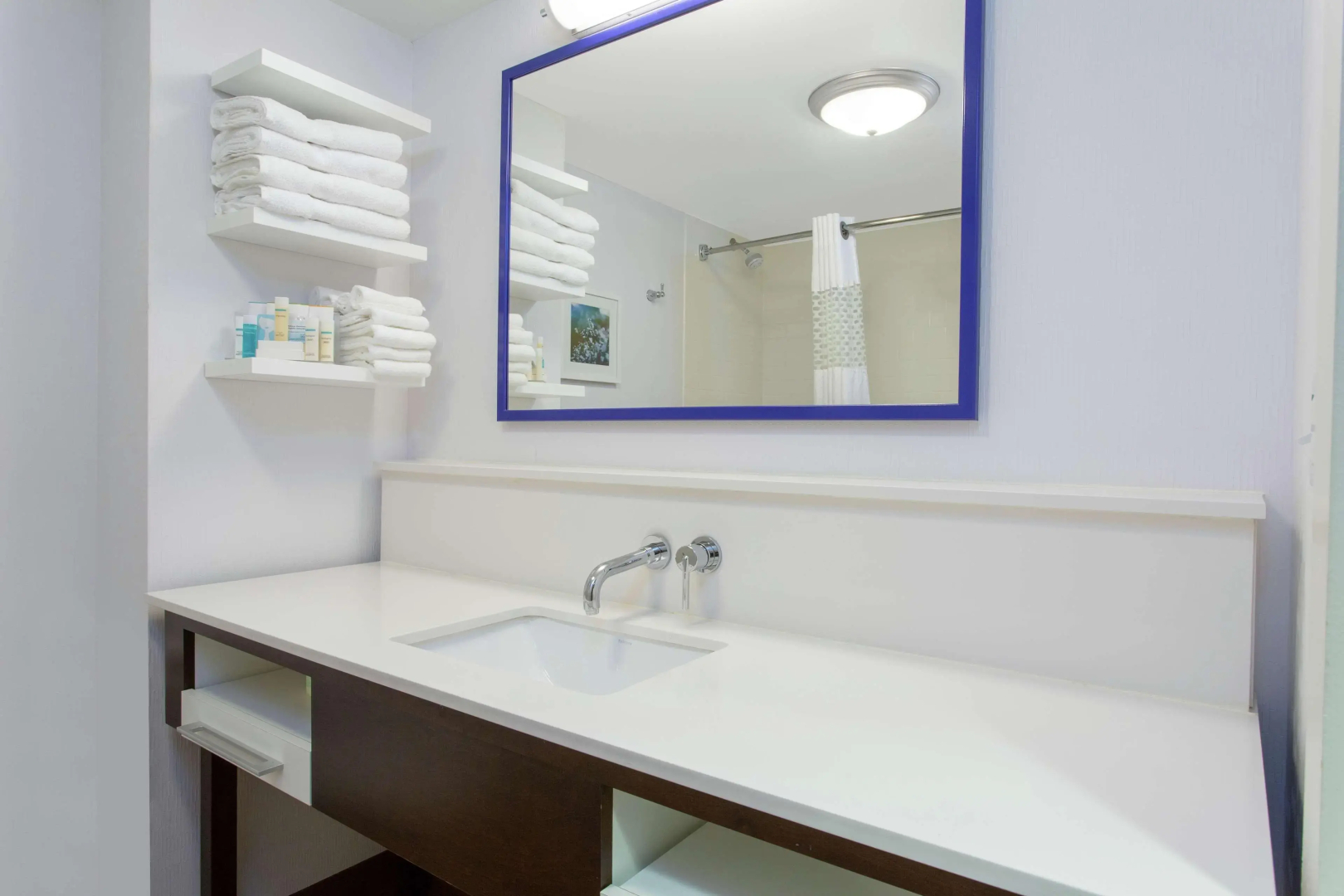 Hampton Inn & Suites Albany Airport