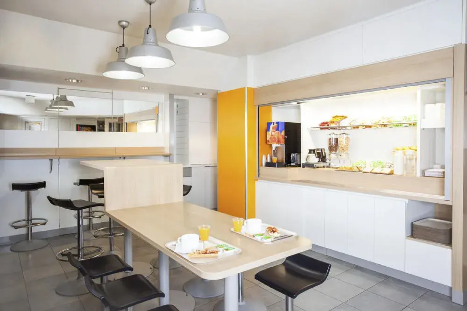 hotelF1 Aulnay le Blanc Mesnil Garonor A3
