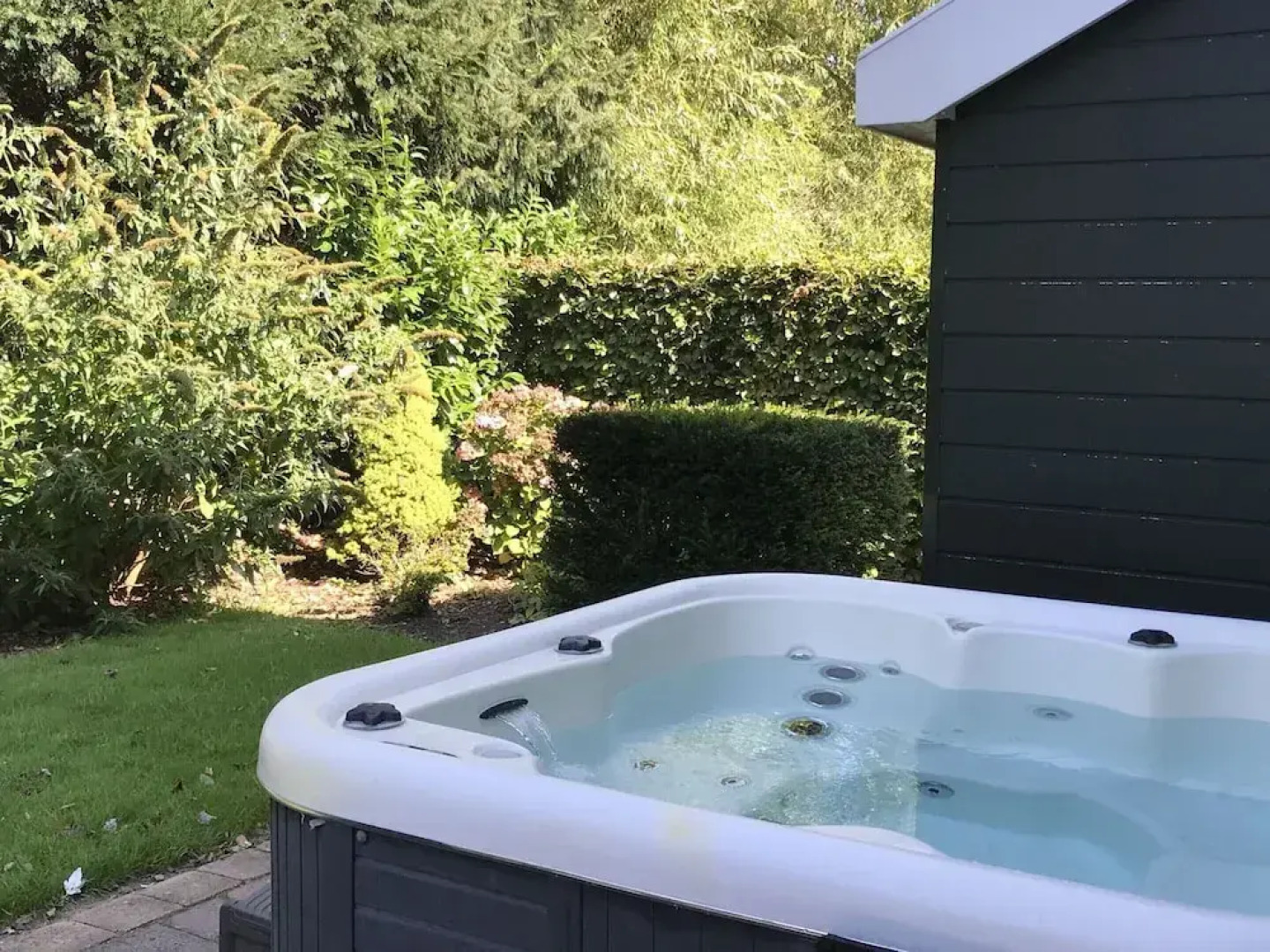 Luxury Holiday Home with Hot Tub at Dutch Coast