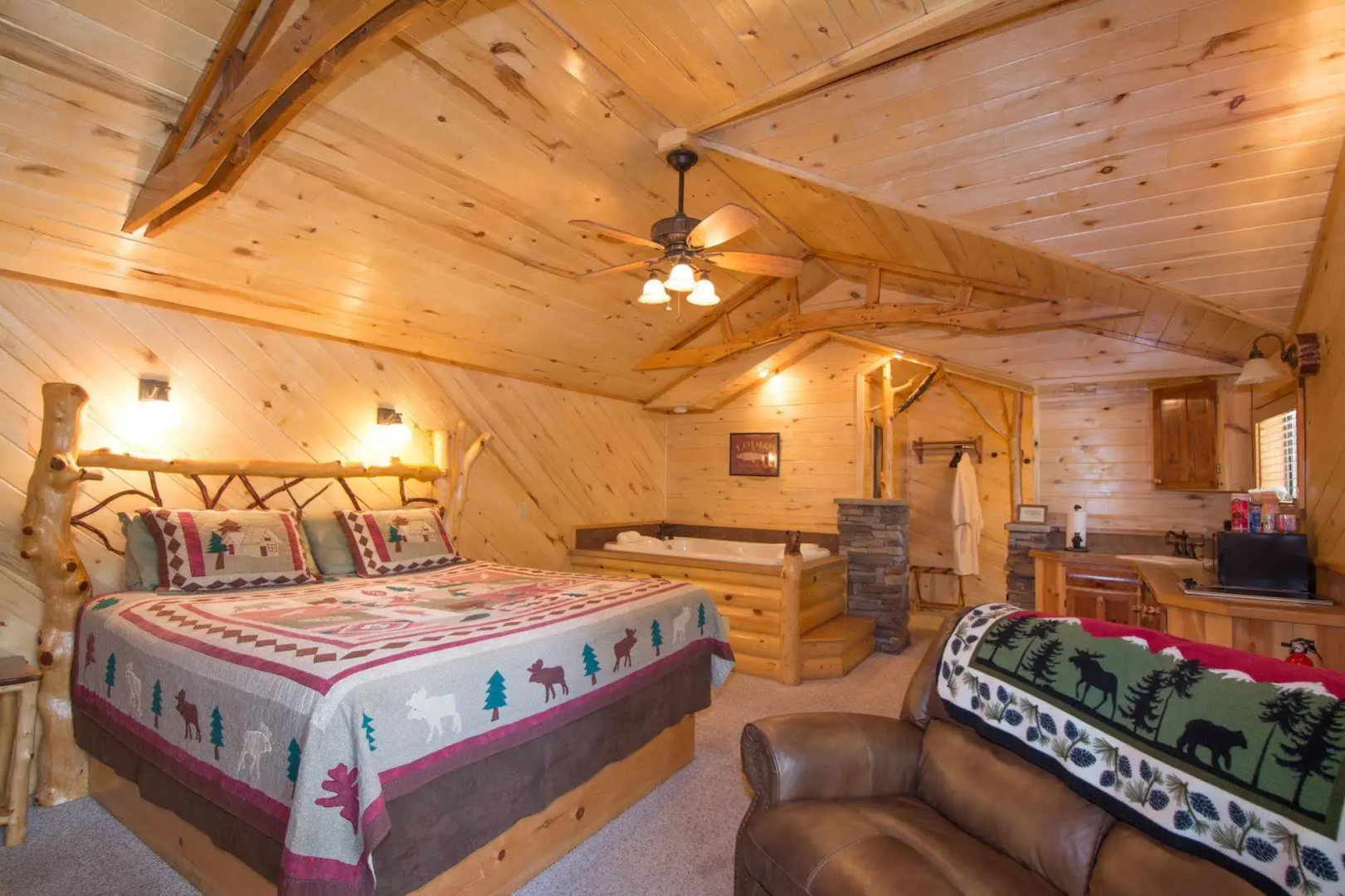 Upper Canyon Inn & Cabins