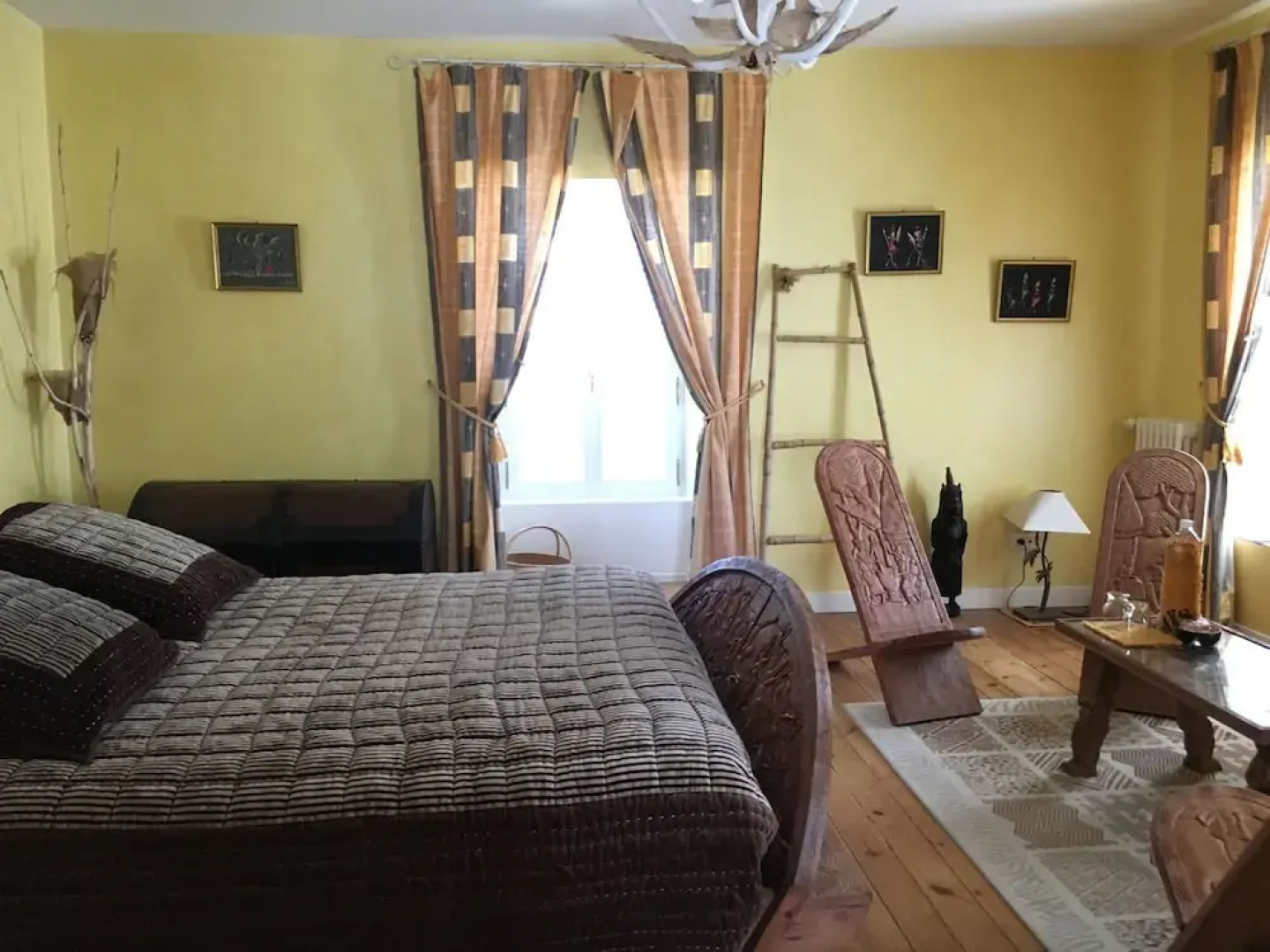 Logis de Guitres - Chambres dHotes