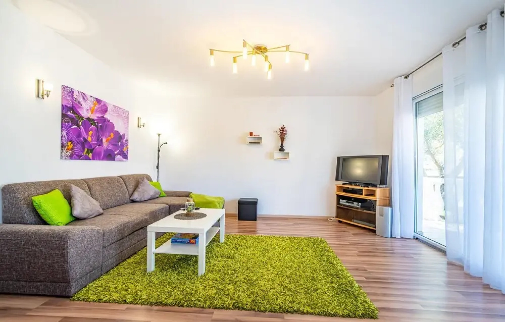 Awesome Apartment in Karin Gornji With Wifi and 2 Bedrooms