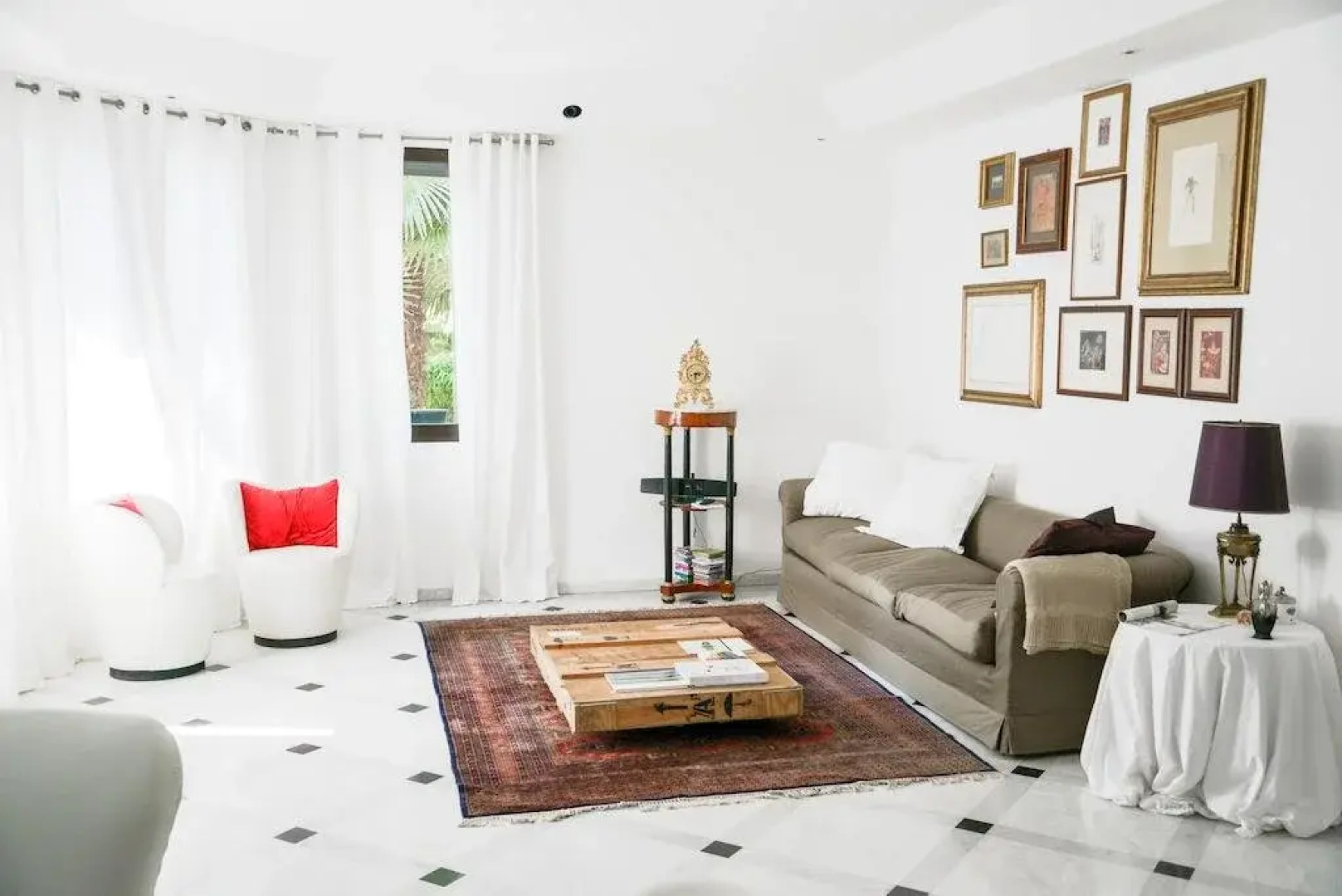 Opera 01 Maison De Charme Bed  Breakfast