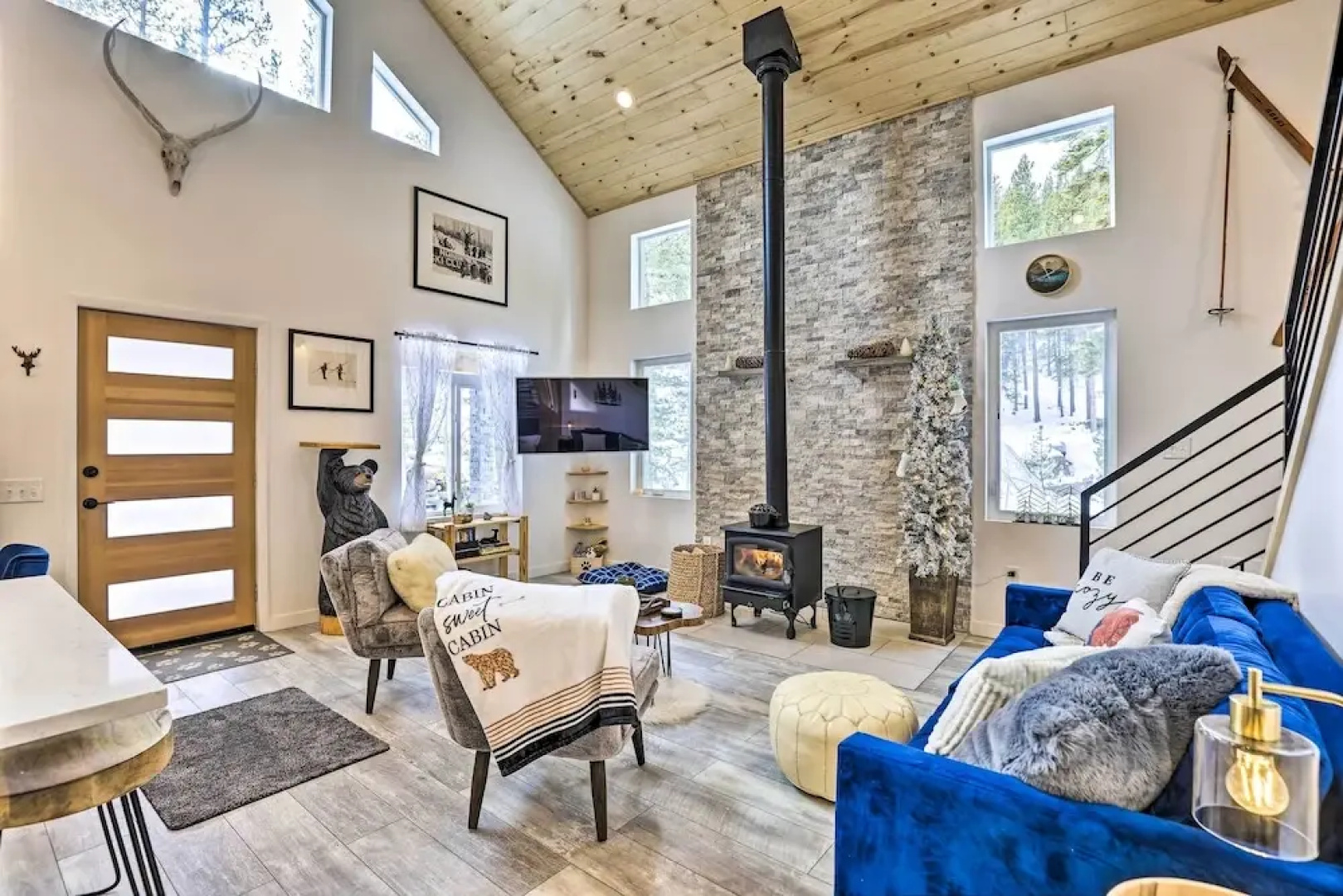 1 Mi to St Marys Glacier Trail: Modern Mtn Cabin!