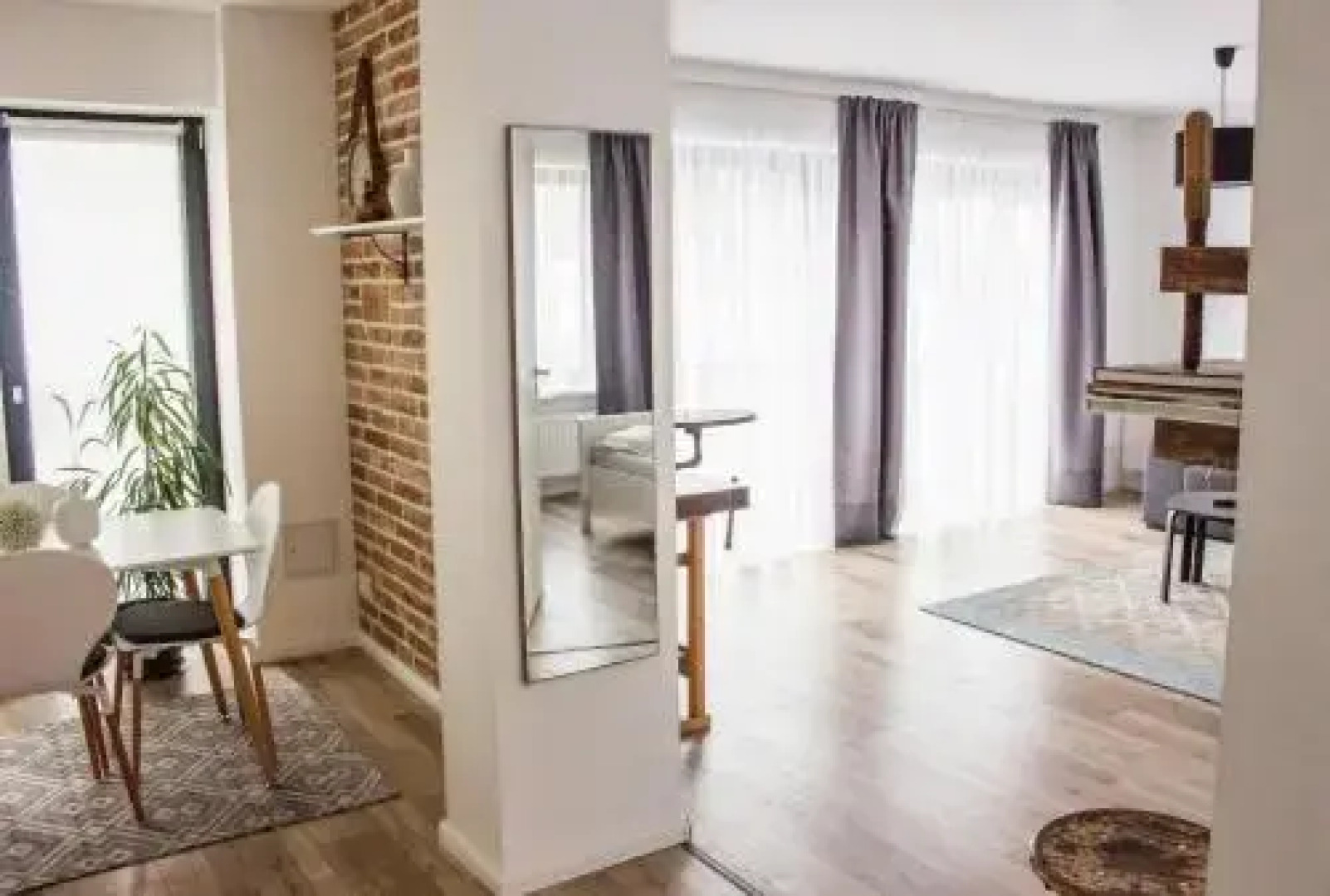 The Townhouse Apartment