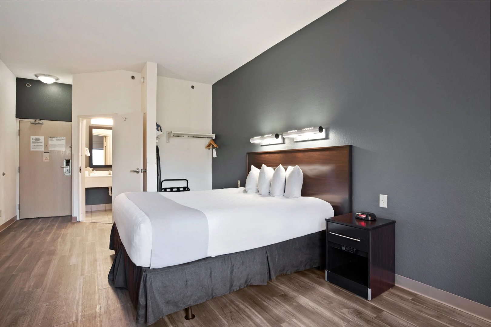 Townhouse Orlando West (ex.Red Roof Inn Orlando West - Ocoee)