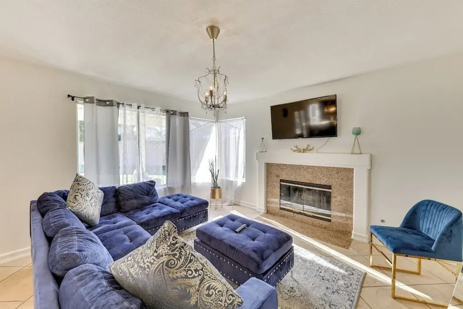 Lake Elsinore Home w/ Pool - 44 Mi to Disneyland!