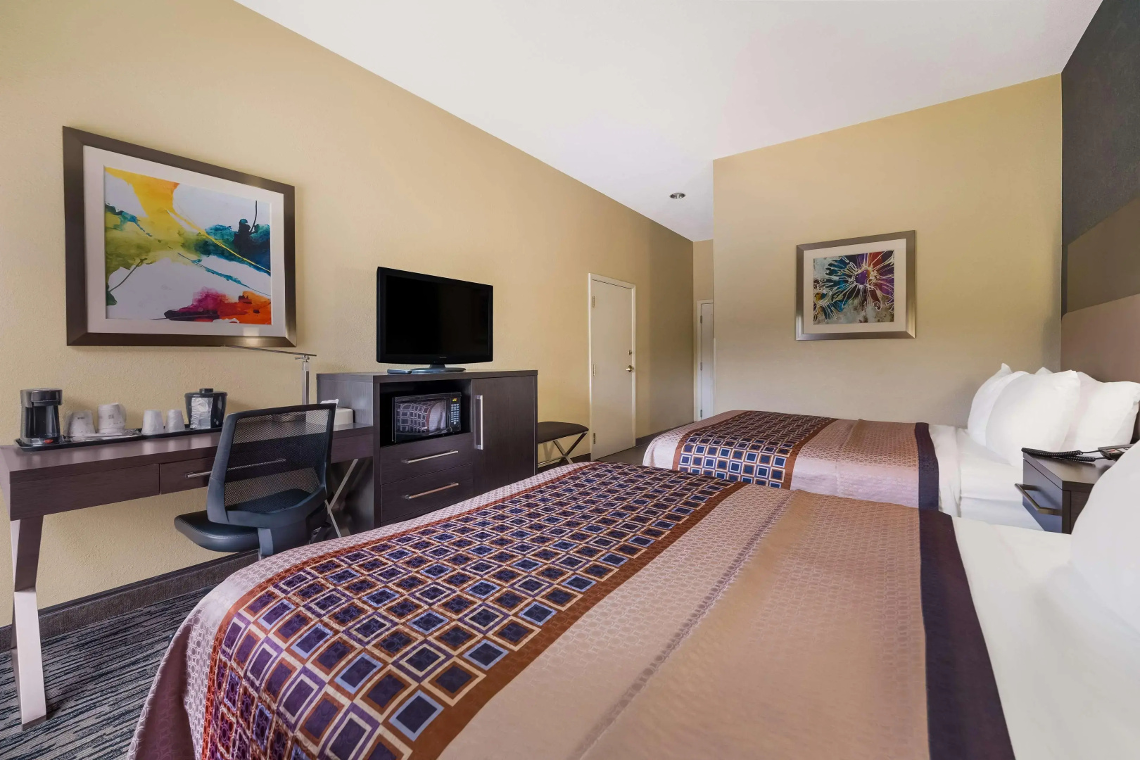 Best Western Bradbury Inn & Suites