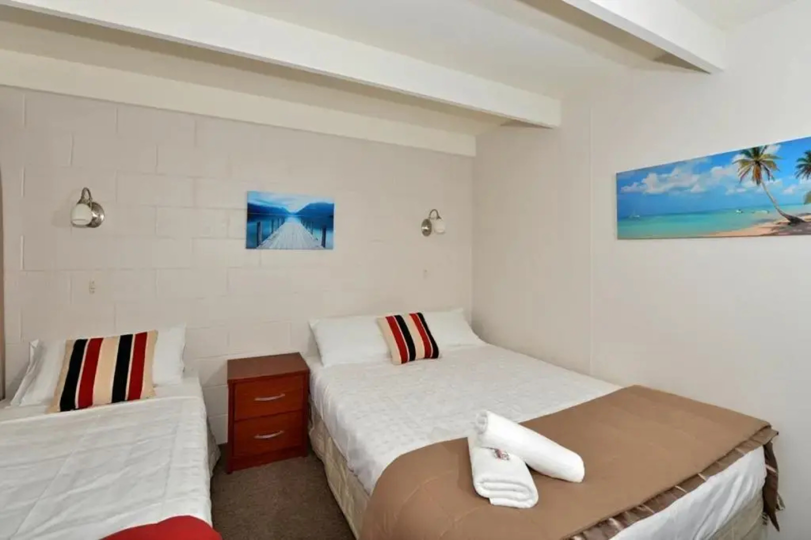 Waterfalls Estate - Motel & Campground