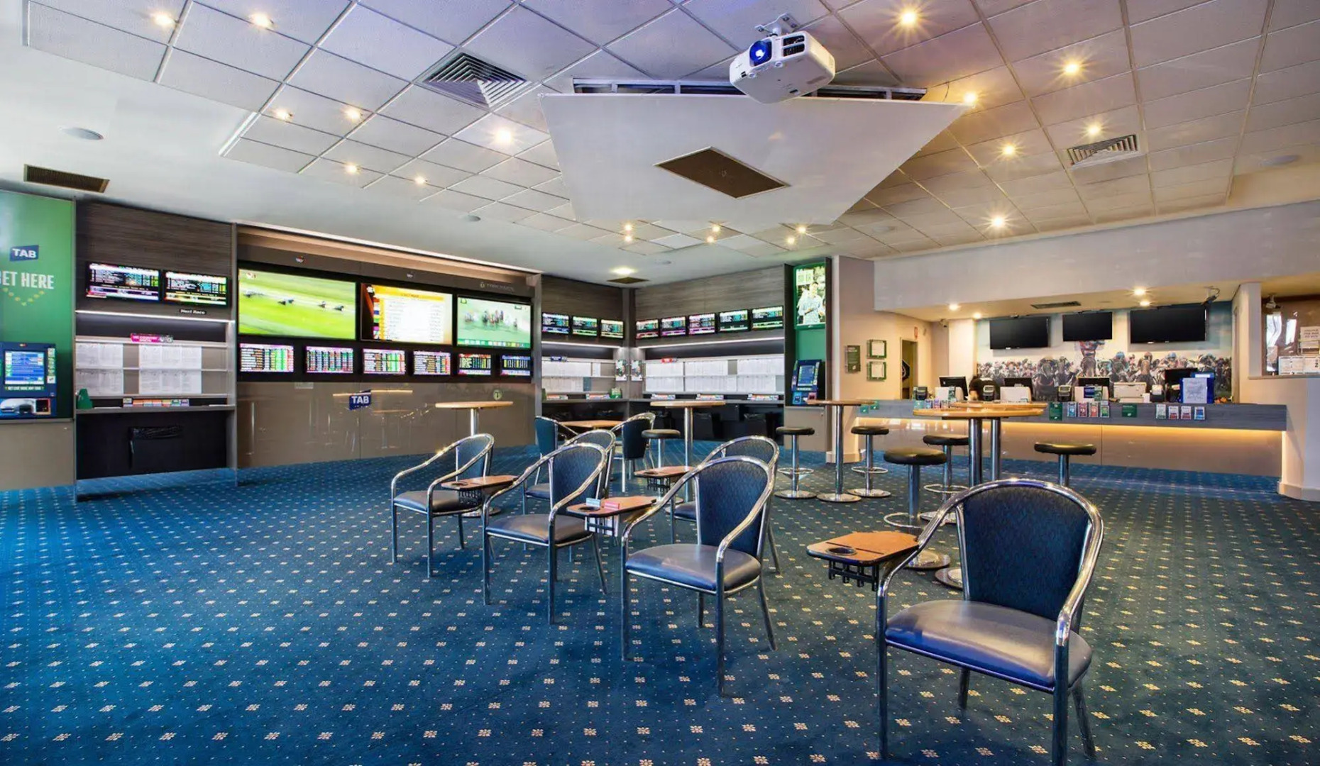 Nightcap at St Albans Hotel