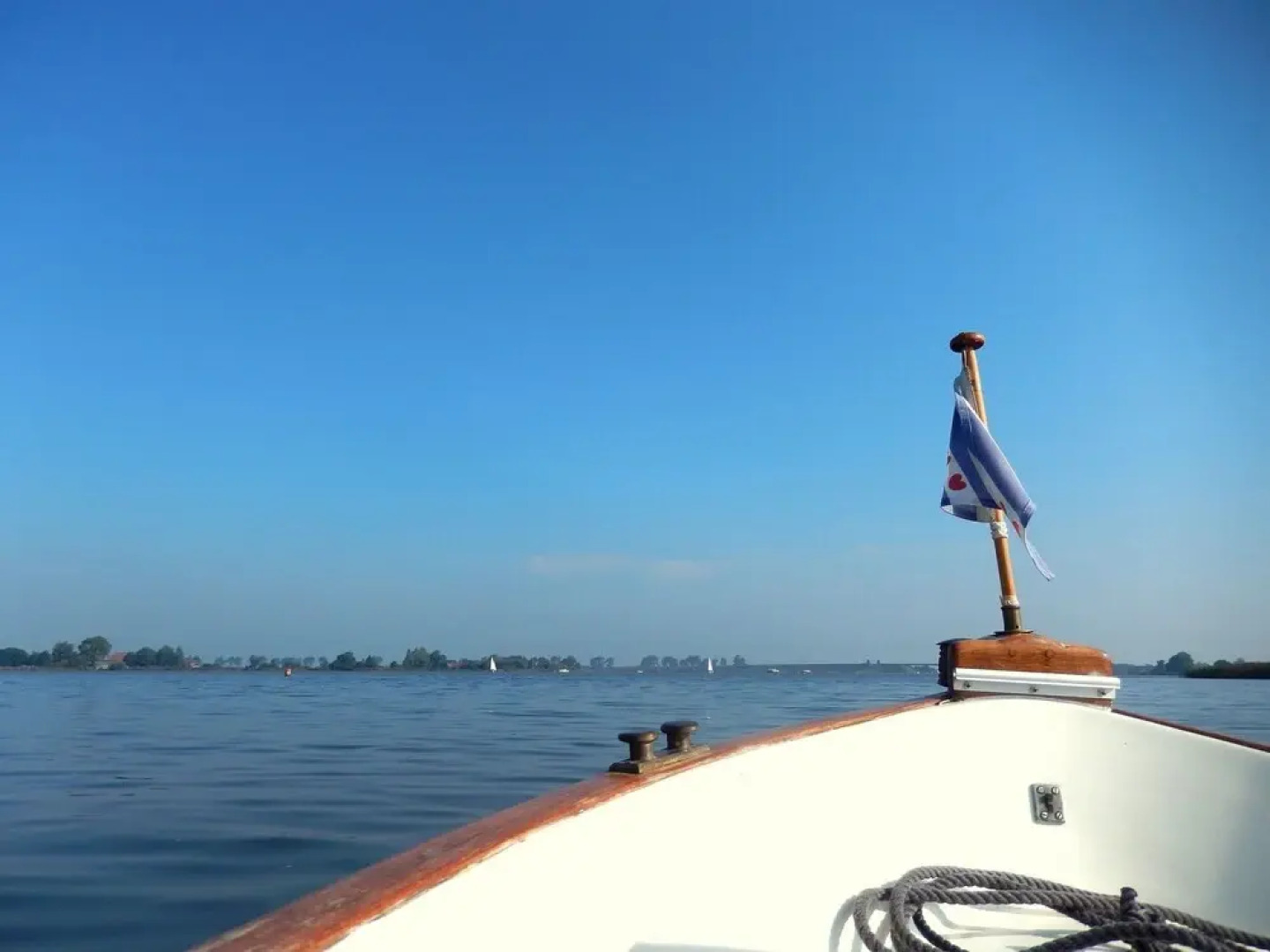 Cosy Holiday Home in Friesland by the Lake