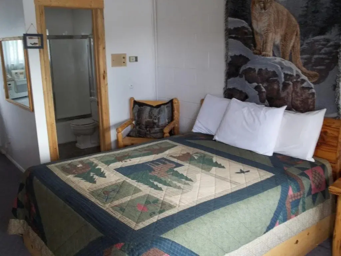 Budget Host Elk Antler Inn