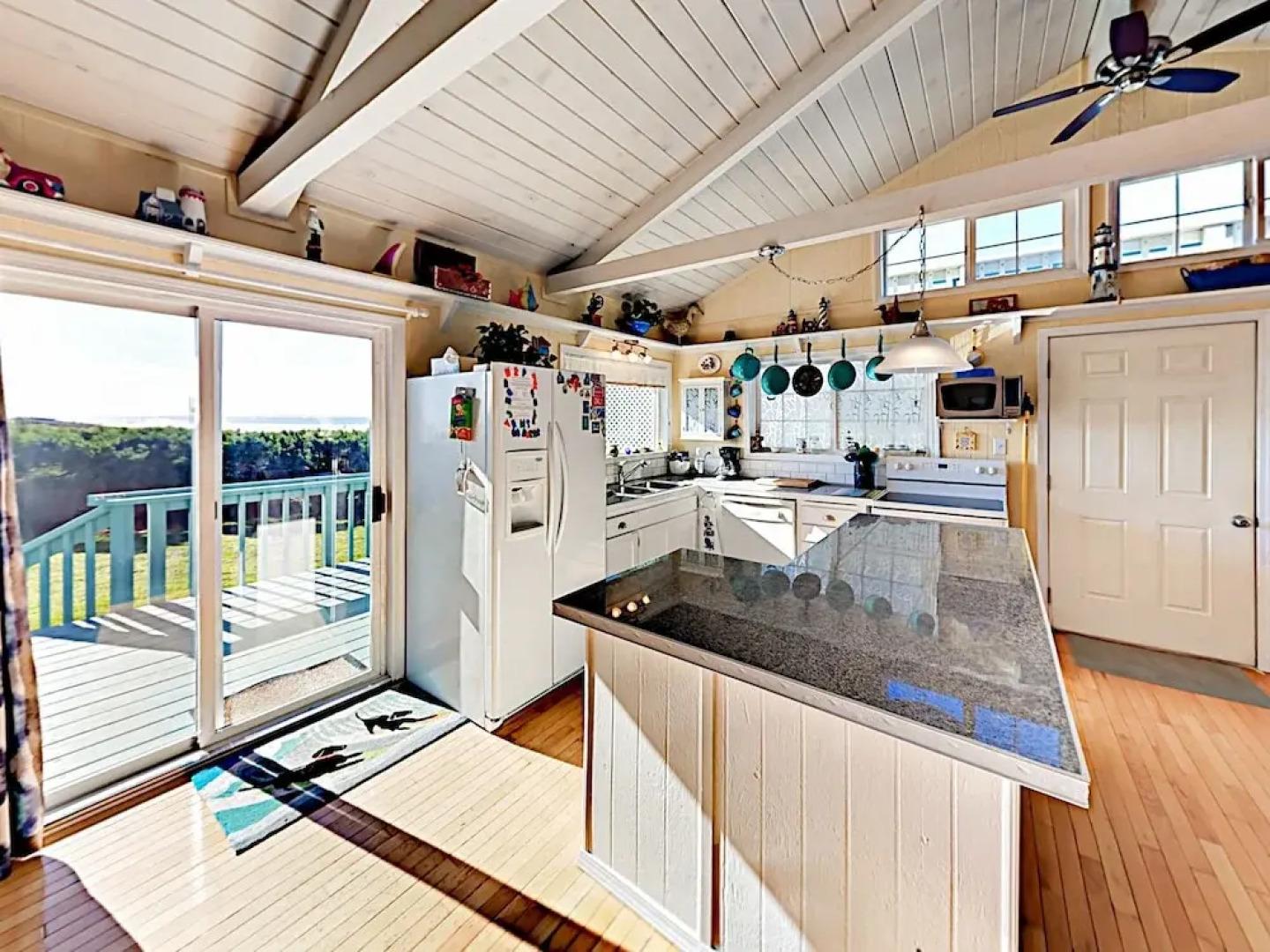 The Surf Cottage 2 Bedrooms 1 Bathroom Home