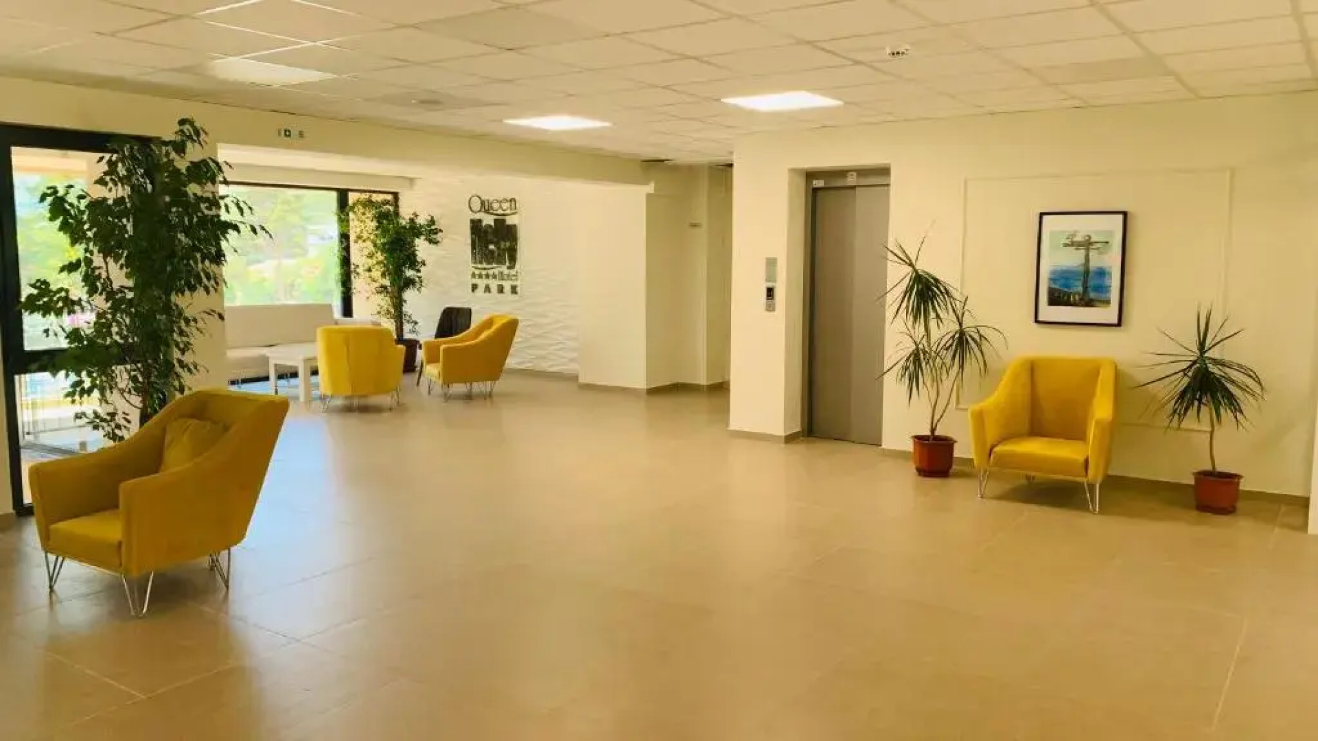 Queen Nelly Hotel Park