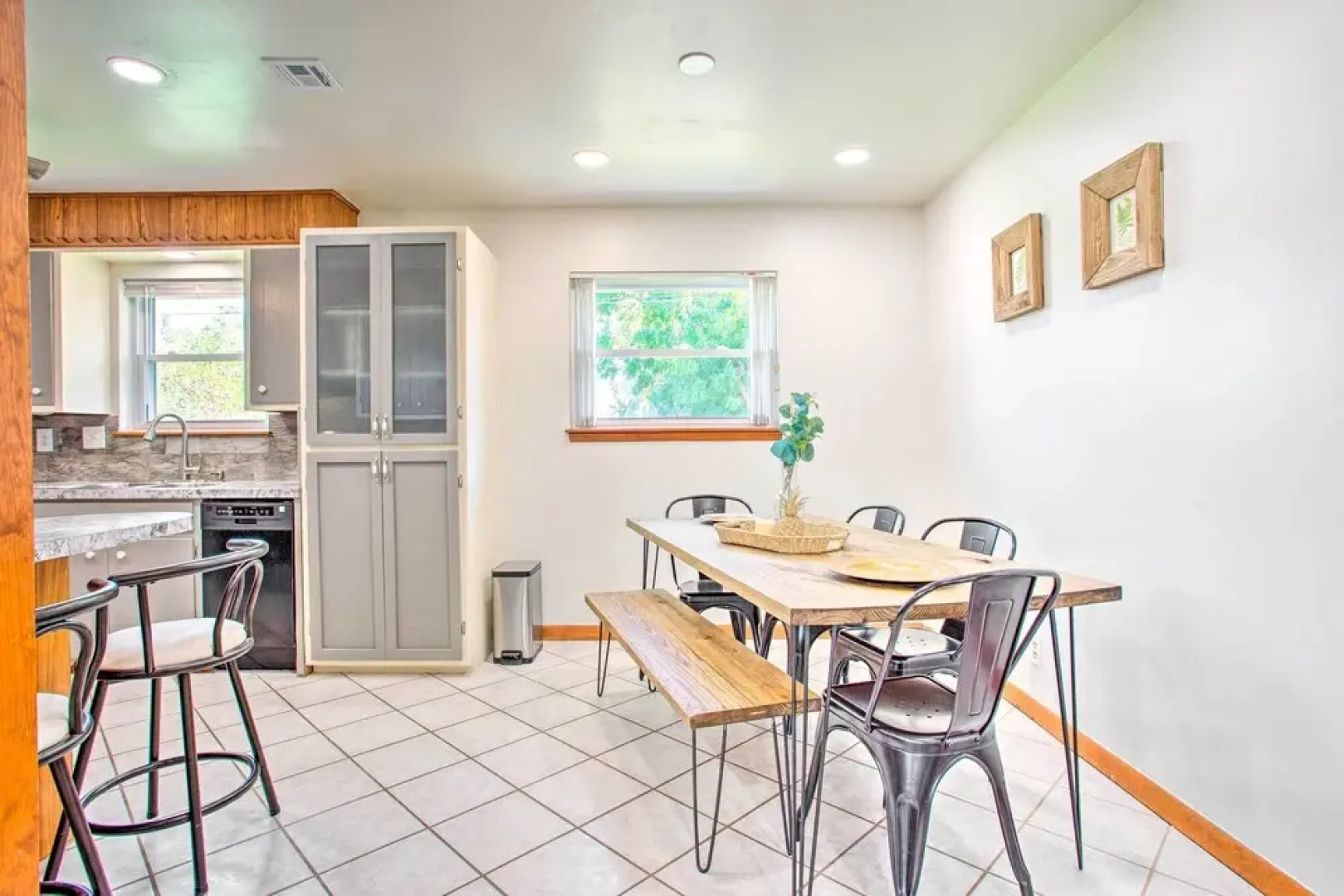 Woodward Home Near Crystal Beach Water Park!