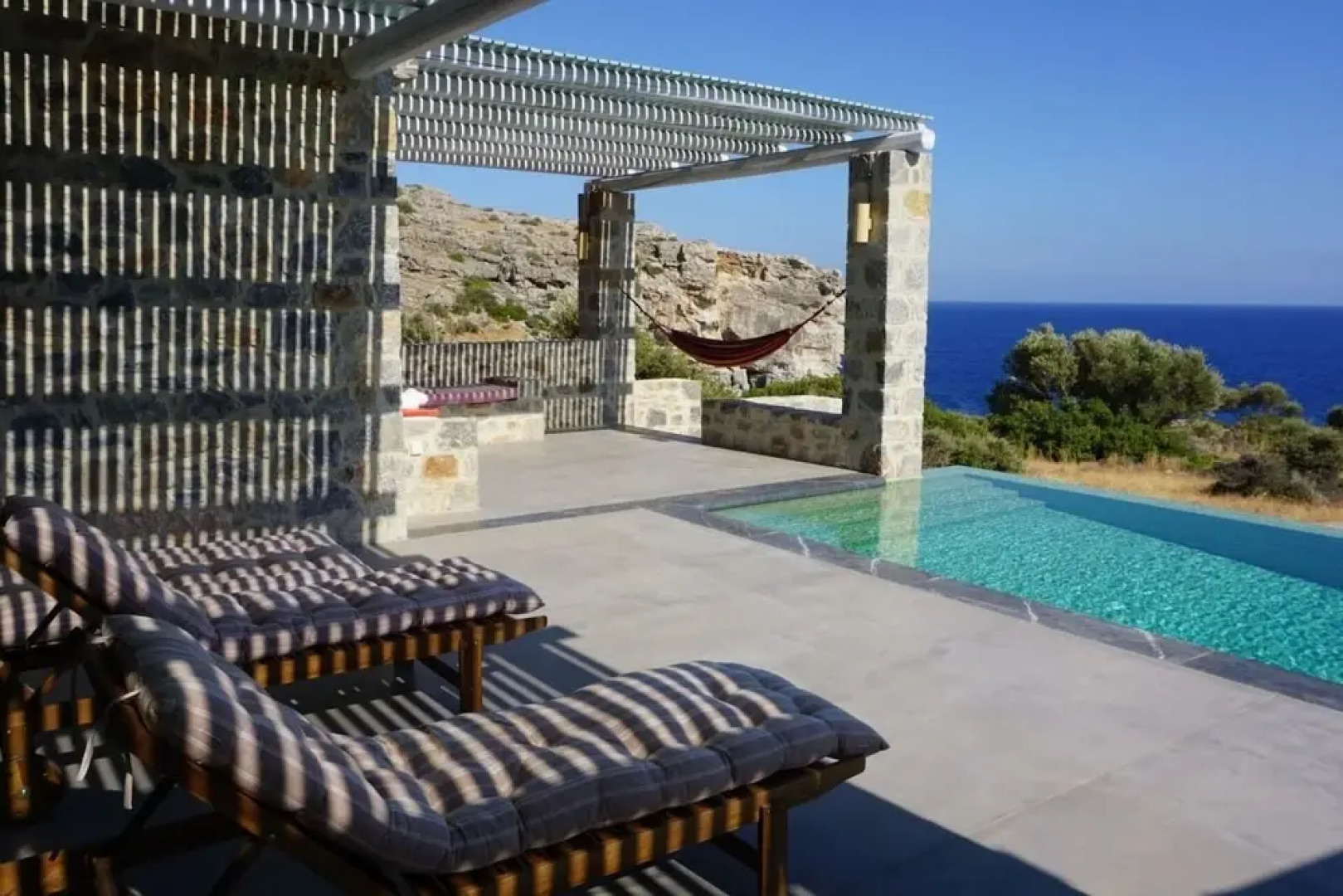 Villa Alati - Seafront Villa With Swimming Pool