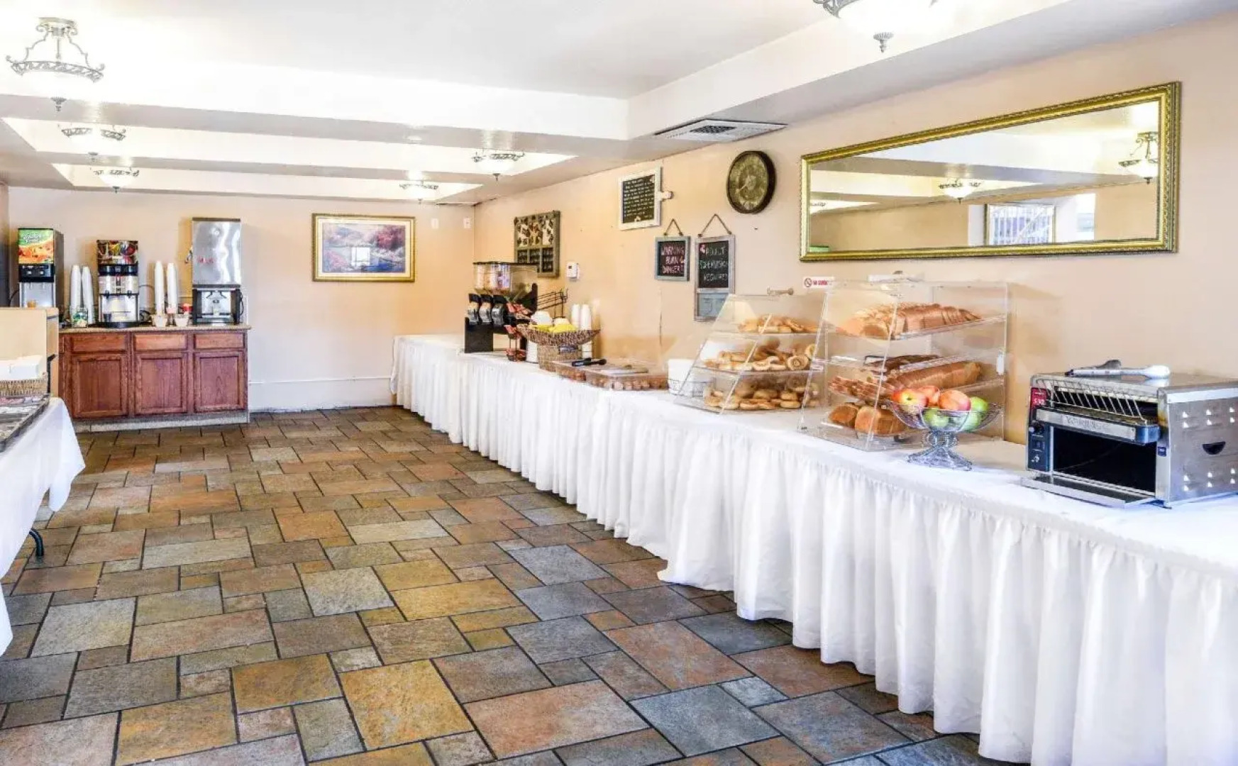 The Buena Park Hotel & Suites