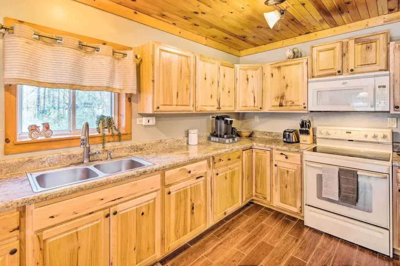 Penrose Home w/ Covered Deck + Fire Pit!