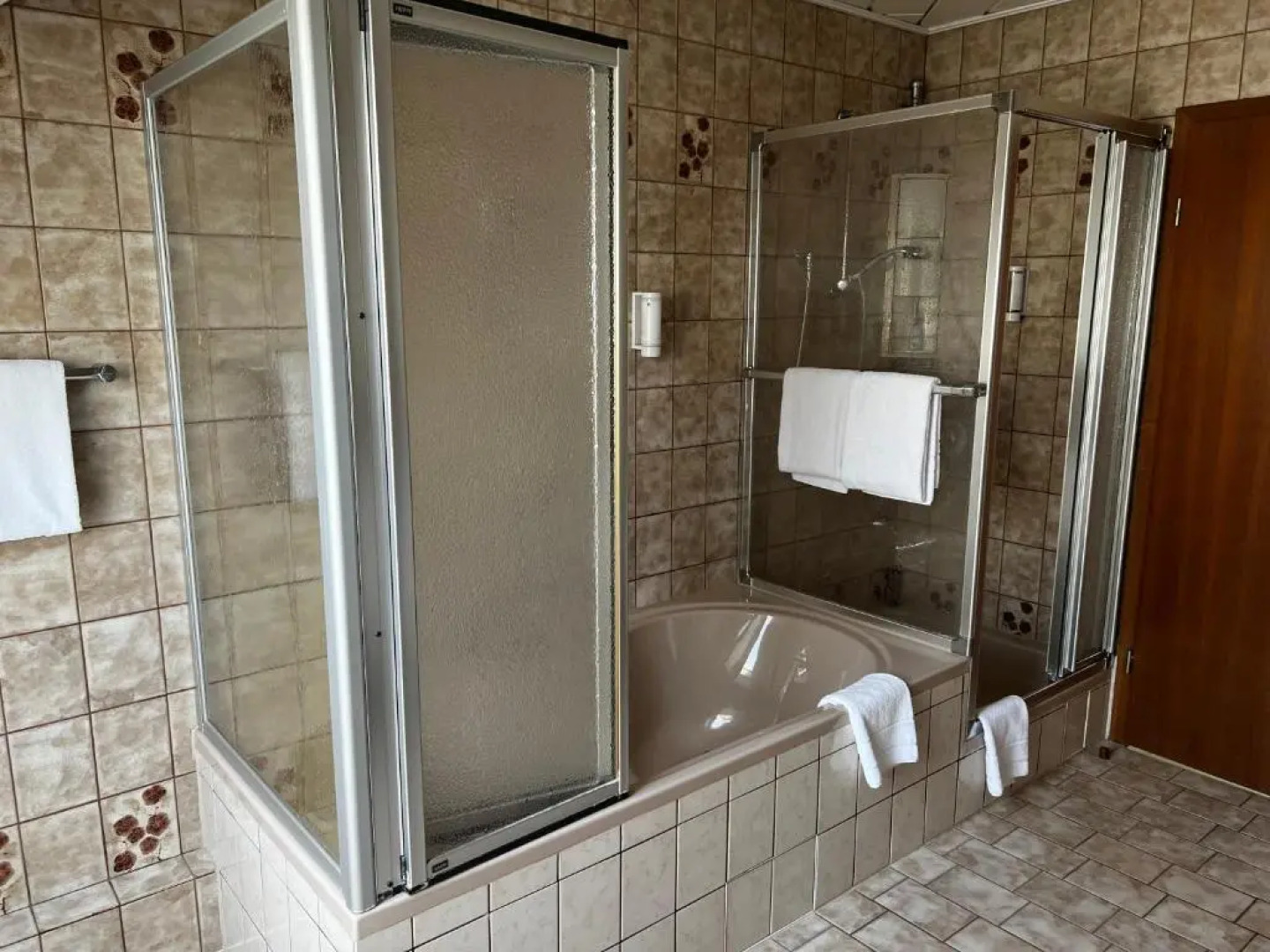 Hotel-Gaststube Bei Berze