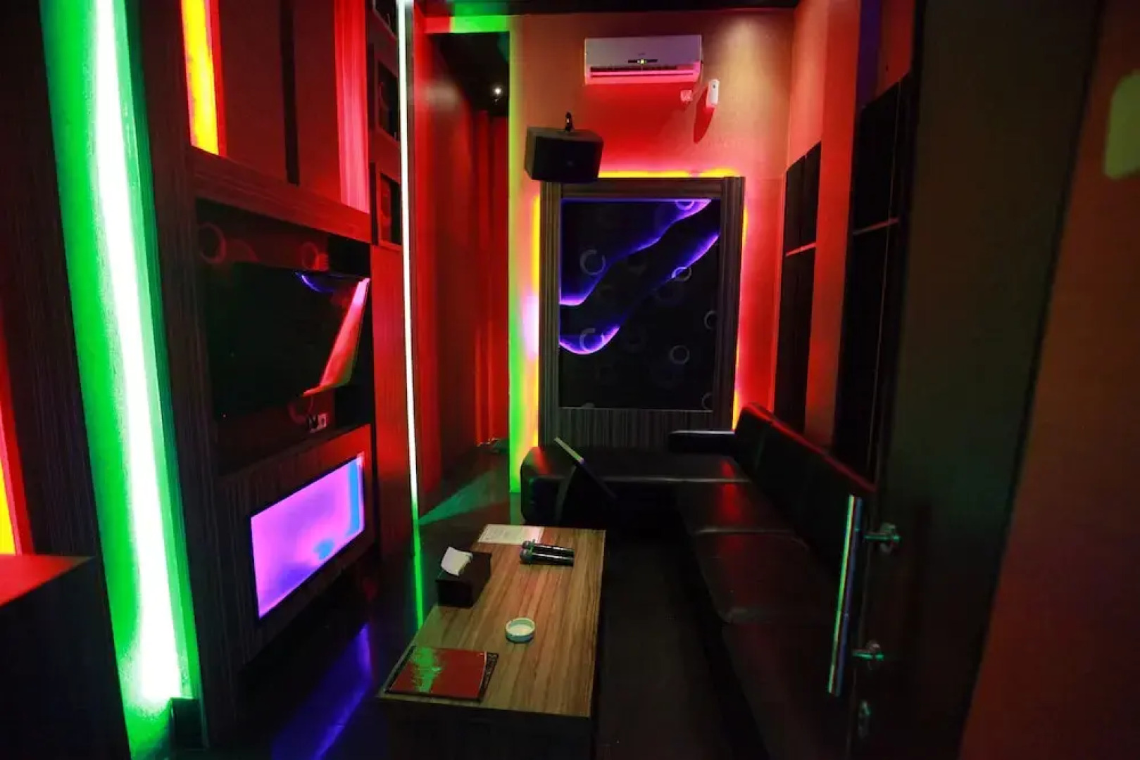 Green Tropical Village and Resort