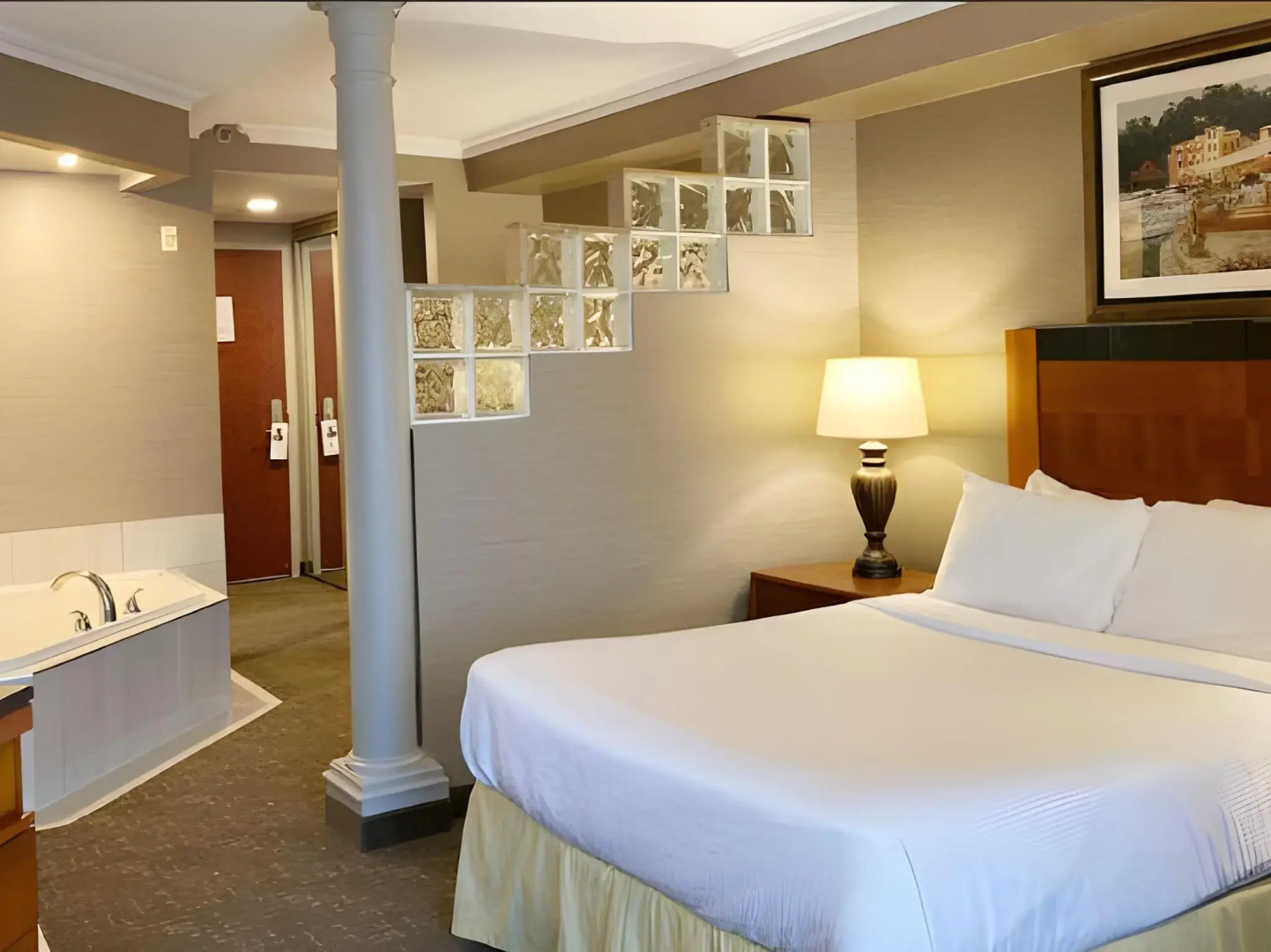 Monte Carlo Inn Barrie Suites