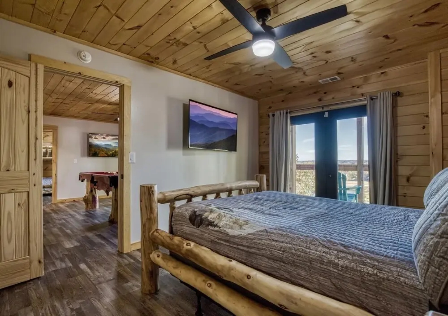 Smoky Lake Retreat 3 Bedroom Cabin by RedAwning