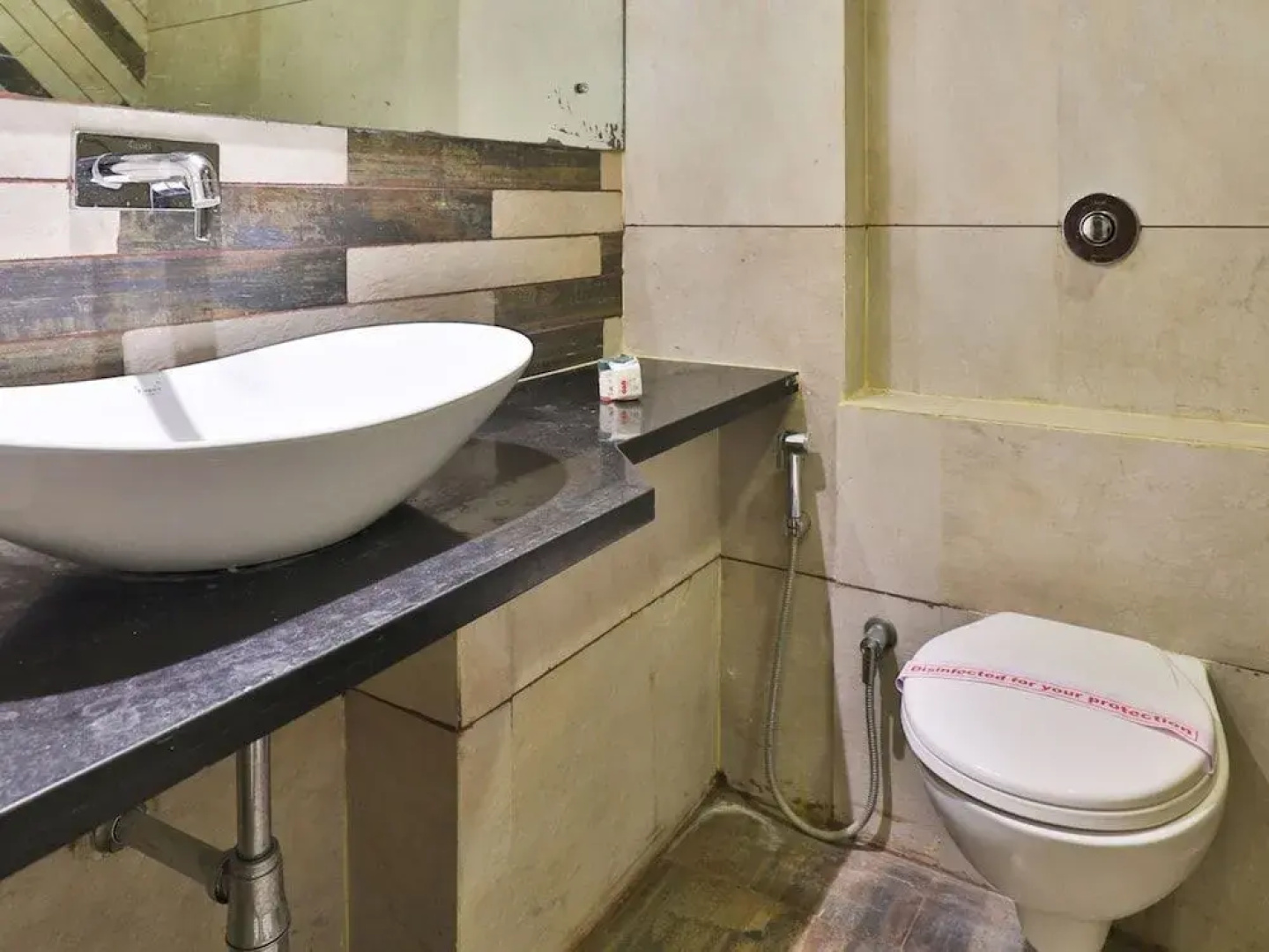 OYO 13372 Hotel Laksh Residency