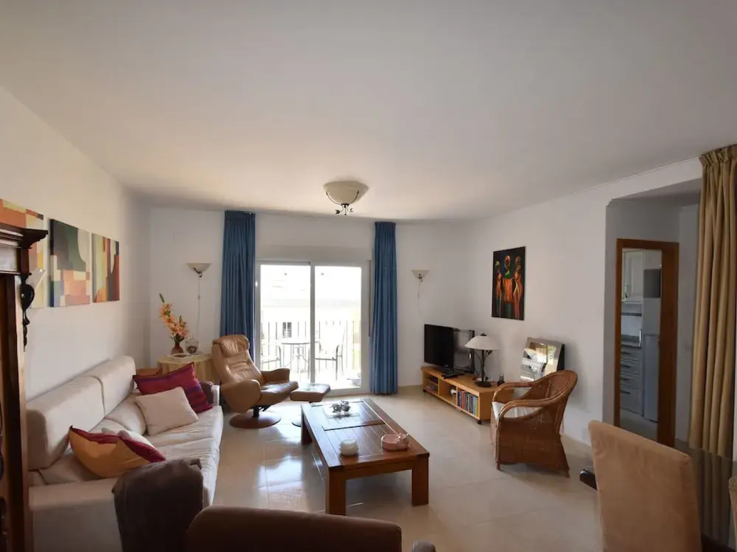 Magnificent Apartment, Beautiful View Towards the Mountains Shared Swimming Pool