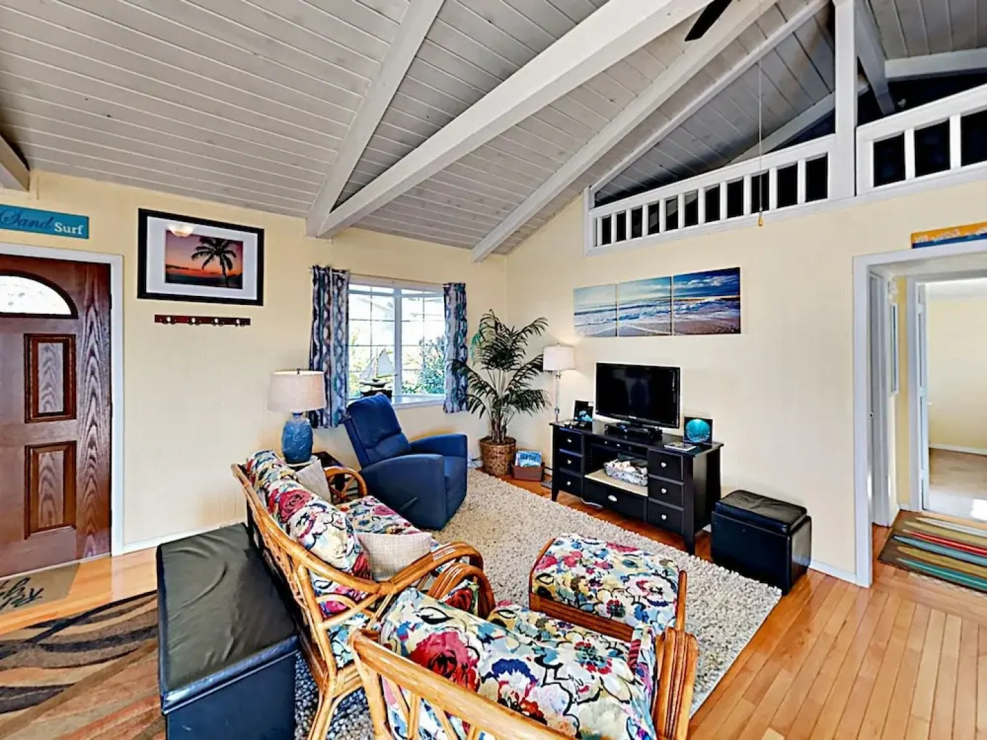 The Surf Cottage 2 Bedrooms 1 Bathroom Home