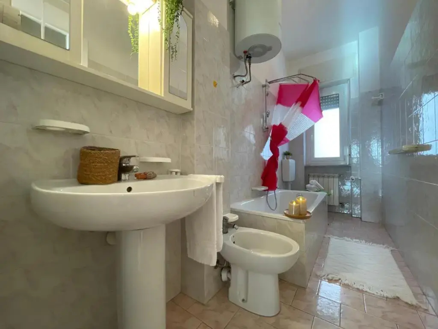 Piazza Doria 3 e 4 Locali Di fronte al Mare