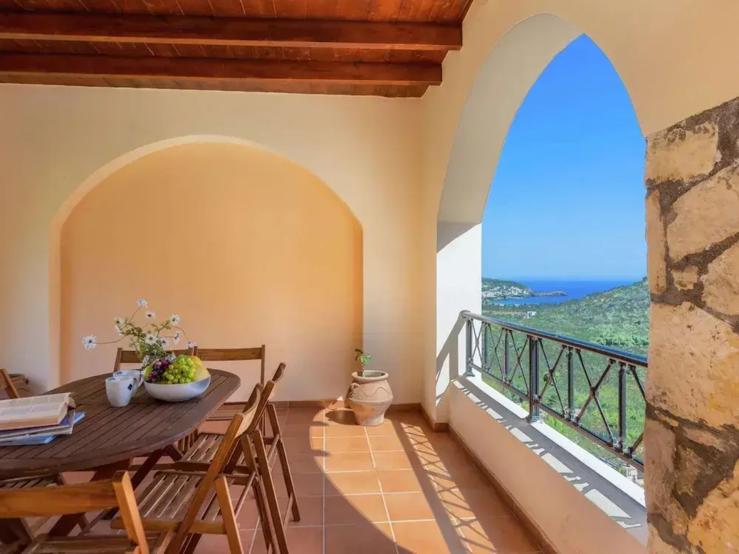 Villa on Hillside, Private Pool, Fantastic Views to bay of Bali and Mountains