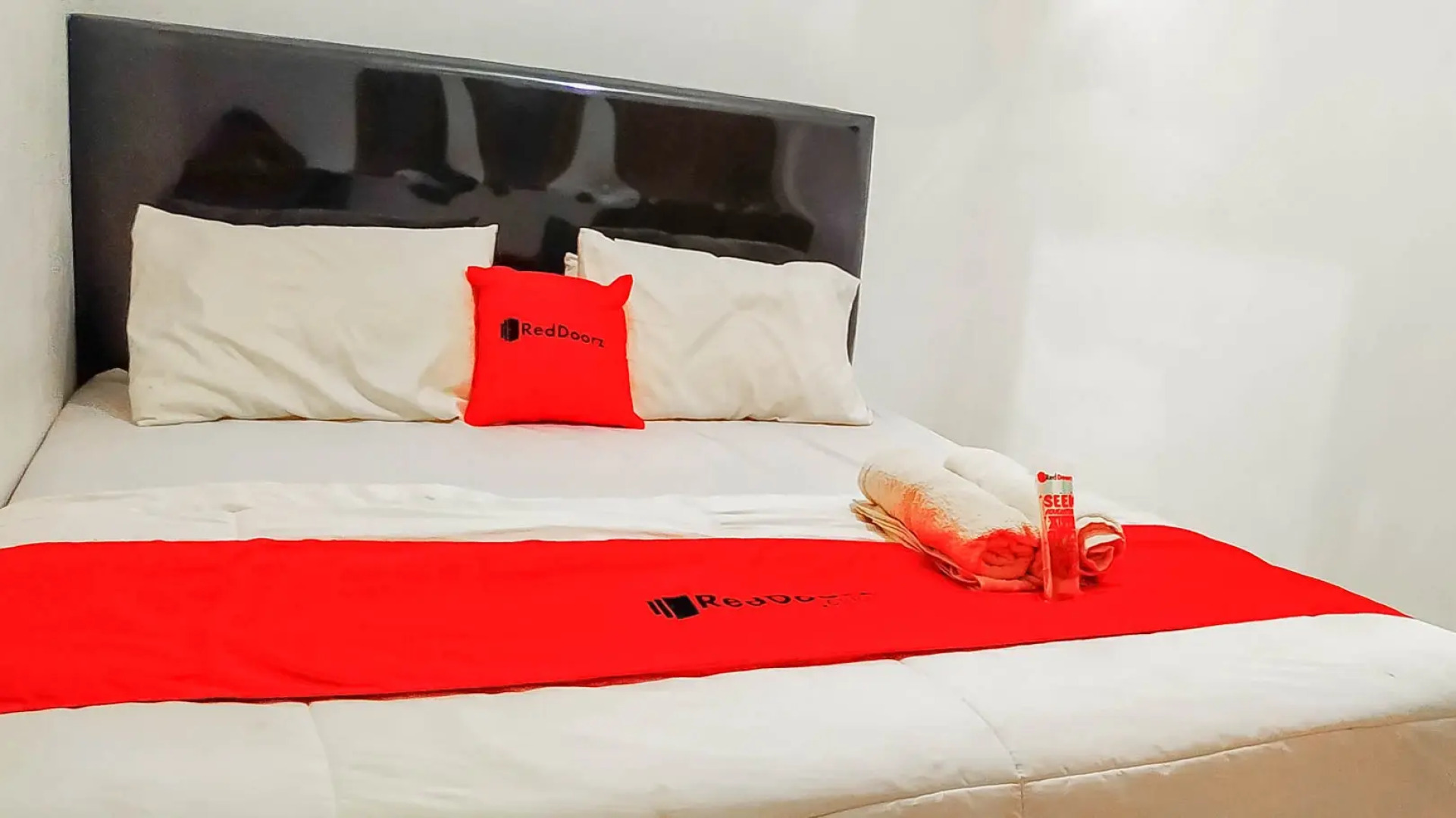 RedDoorz near Alun Alun Majalengka