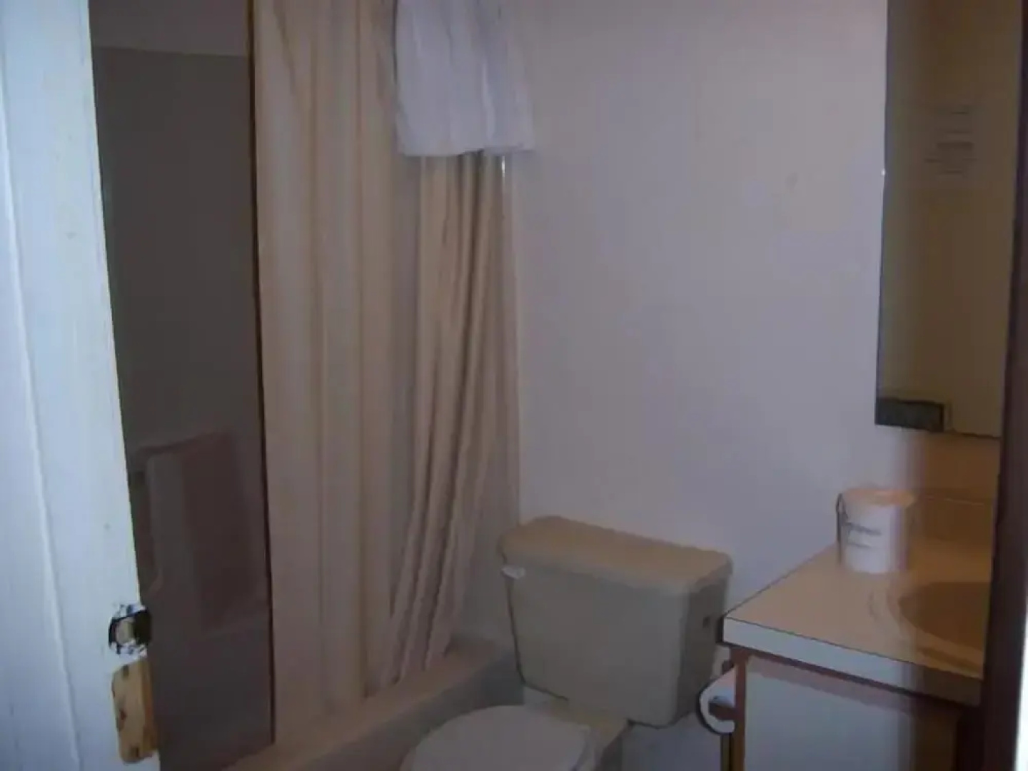 Summer Place Hotel