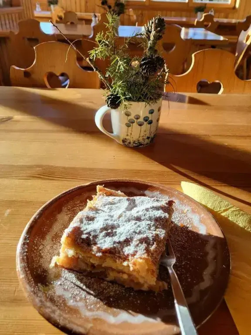 Valvasorjev dom pod Stolom