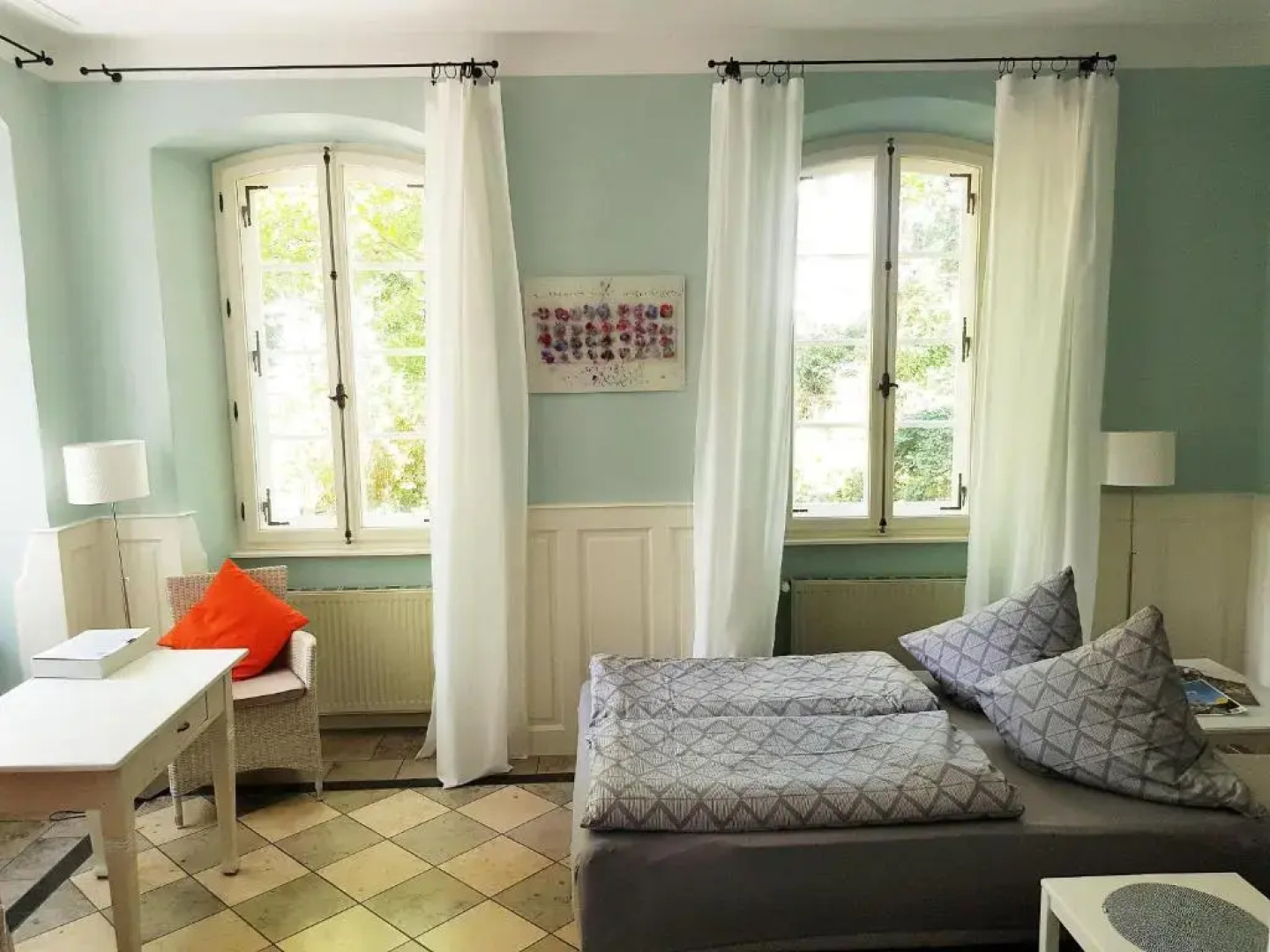 Ehem. Sommerresidenz von Fürst Friedrich III. App.1 und App.2