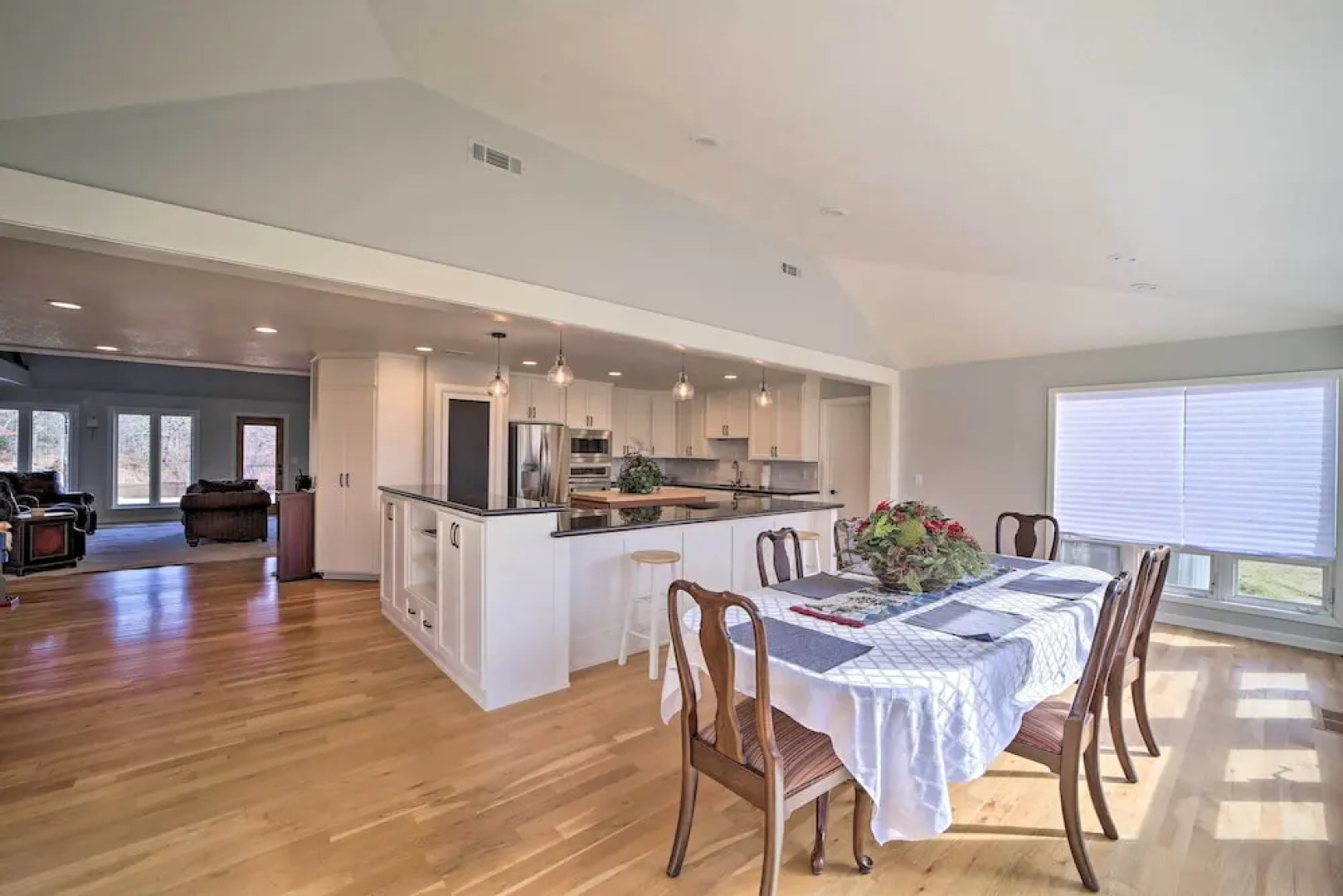 Grand Tulsa Getaway With Private Pond, Dock & Deck