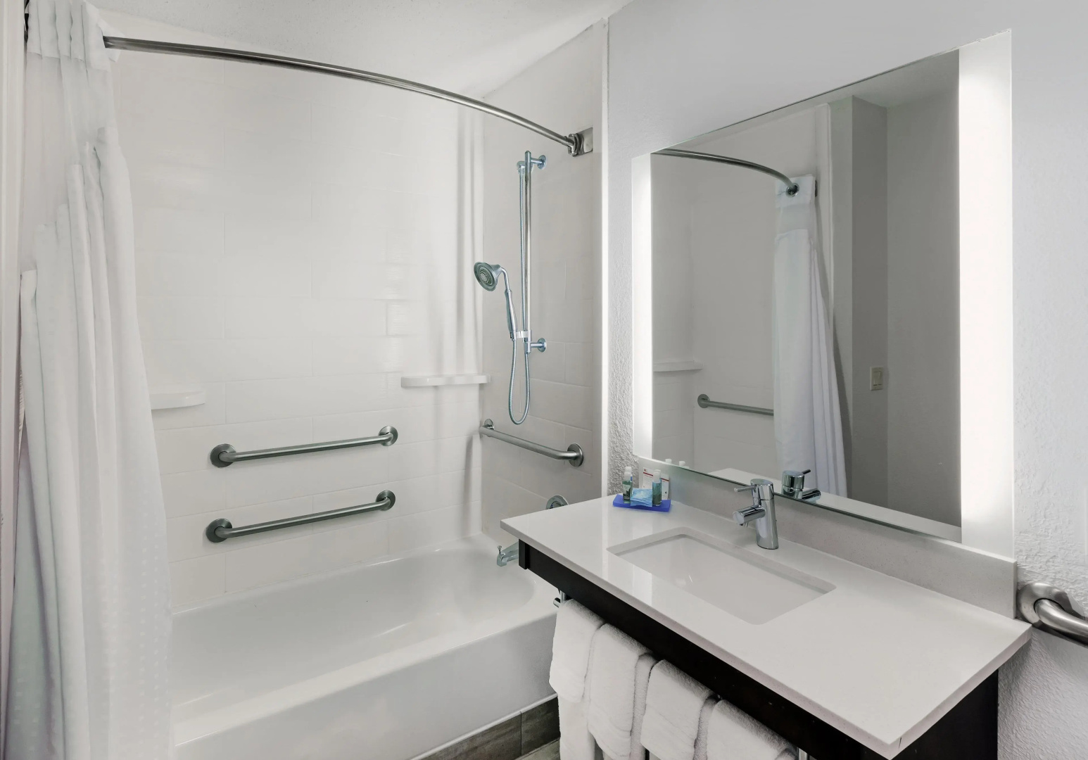 Holiday Inn Express & Suites Houston - Memorial Park Area by IHG