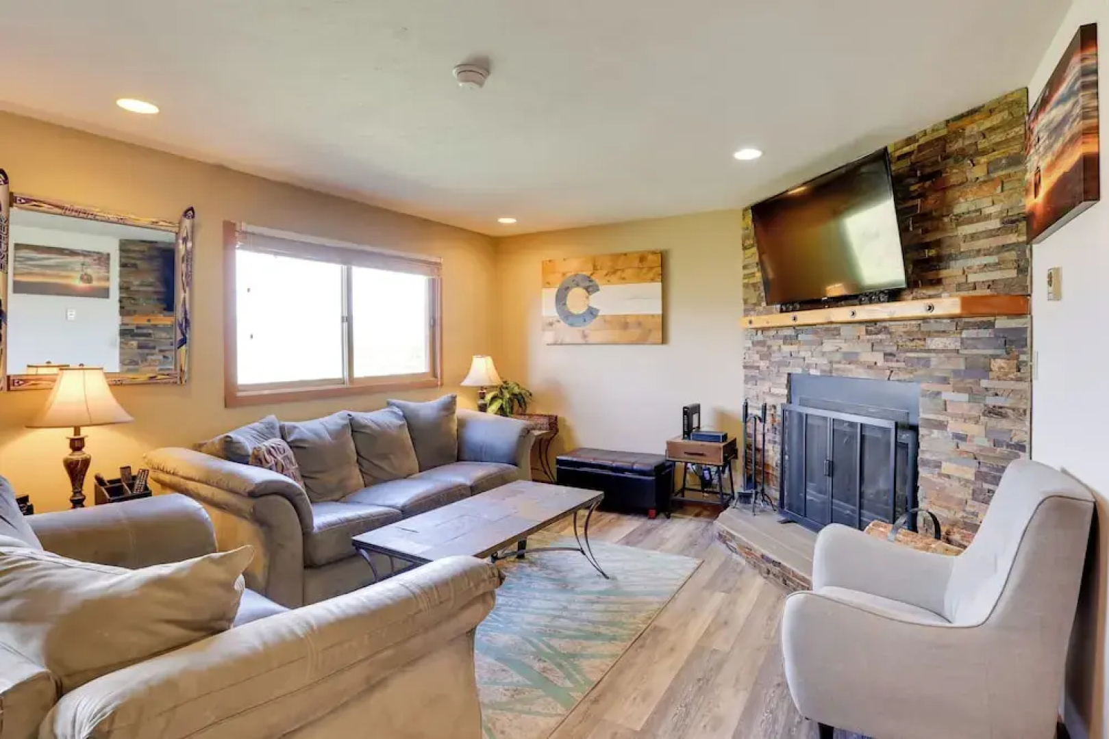 4 Mi to Marina: Family Townhome in Silverthorne!