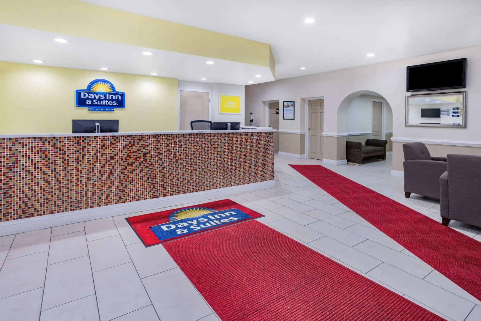 Days Inn & Suites by Wyndham Williamsburg Colonial