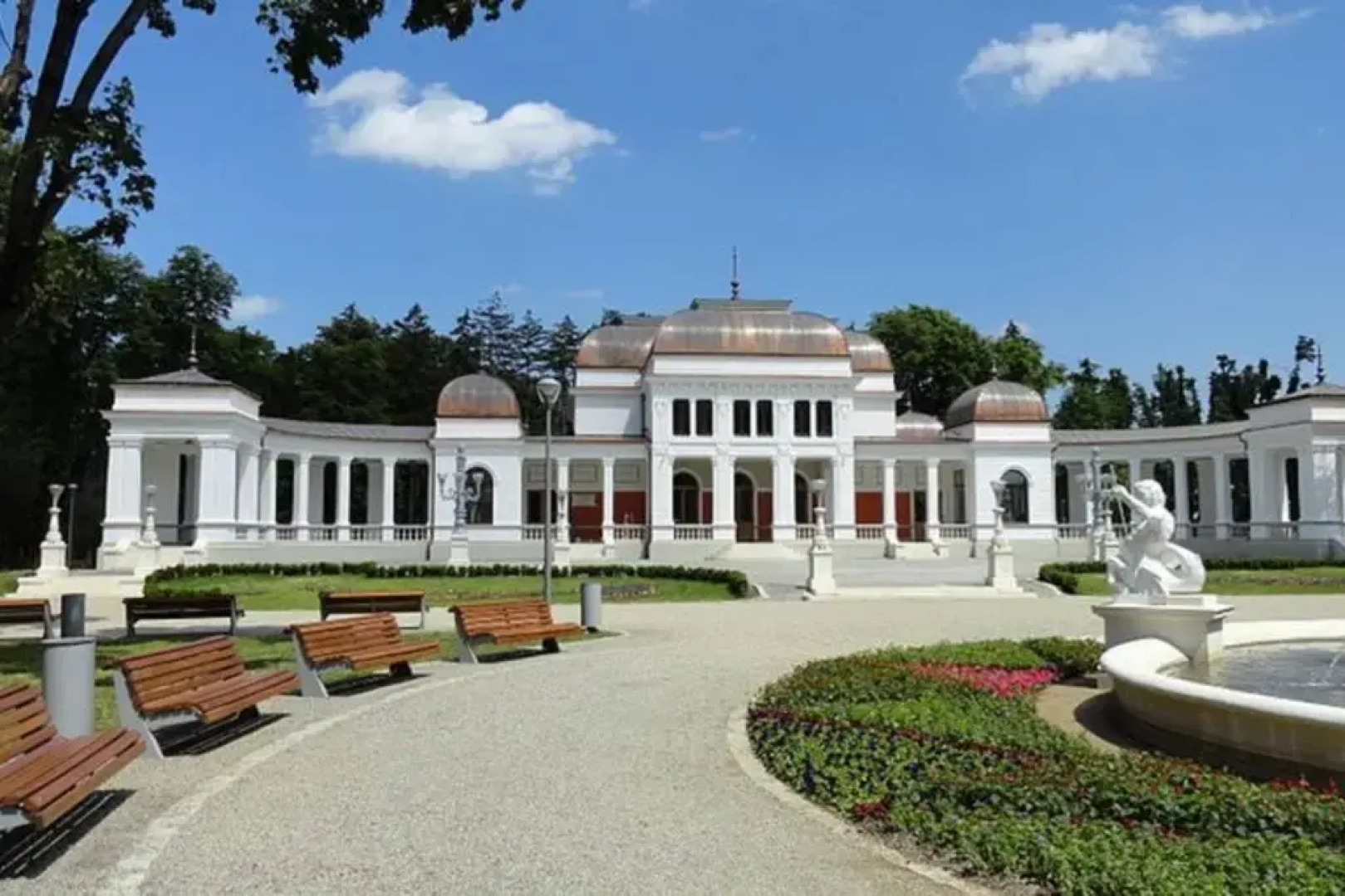 Central luxury apartment in Platinia Residence