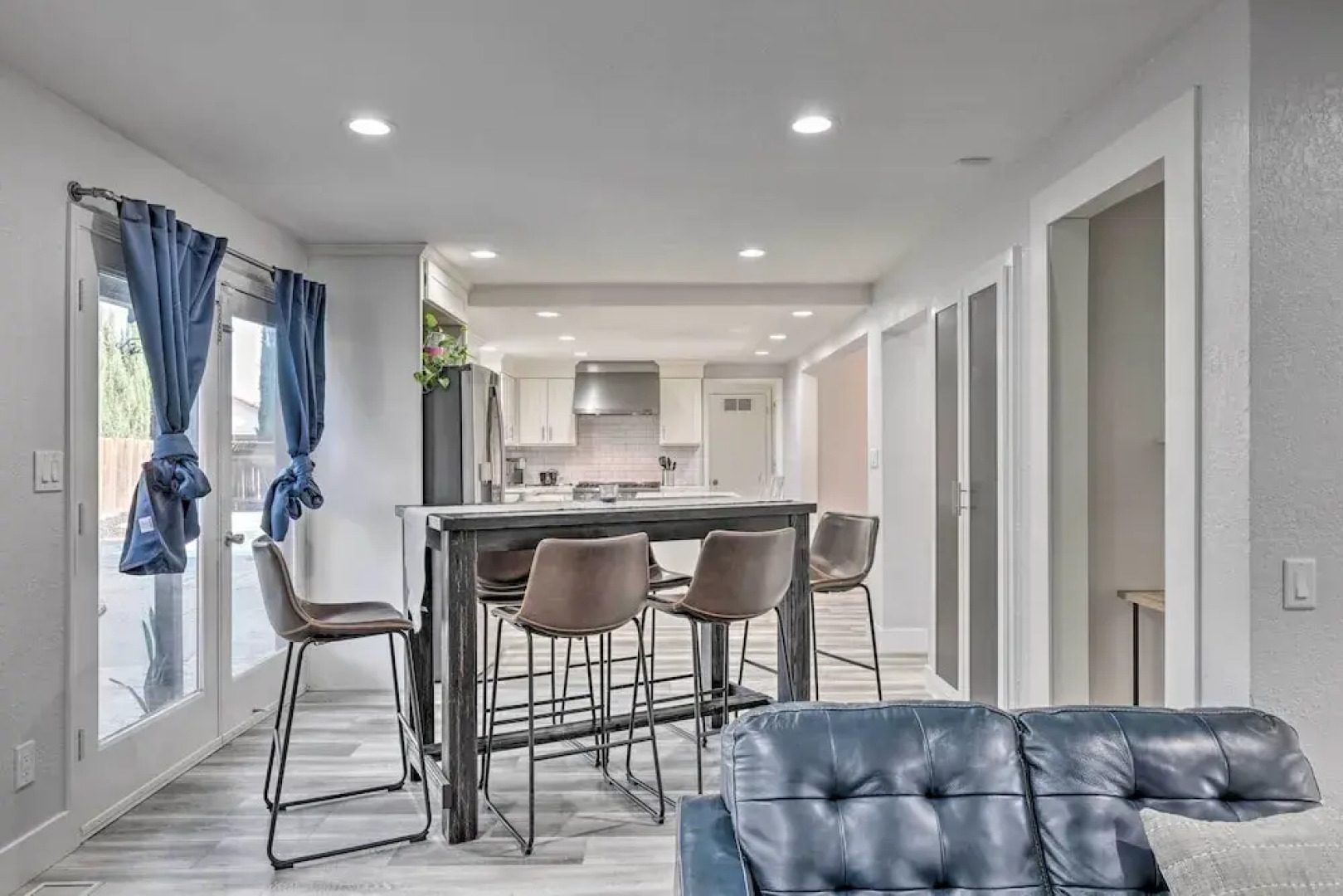 Modesto Home w/ Deck - 2 Mi to Vintage Faire Mall