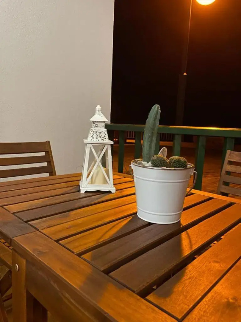 Primera línea en piscinas naturales.