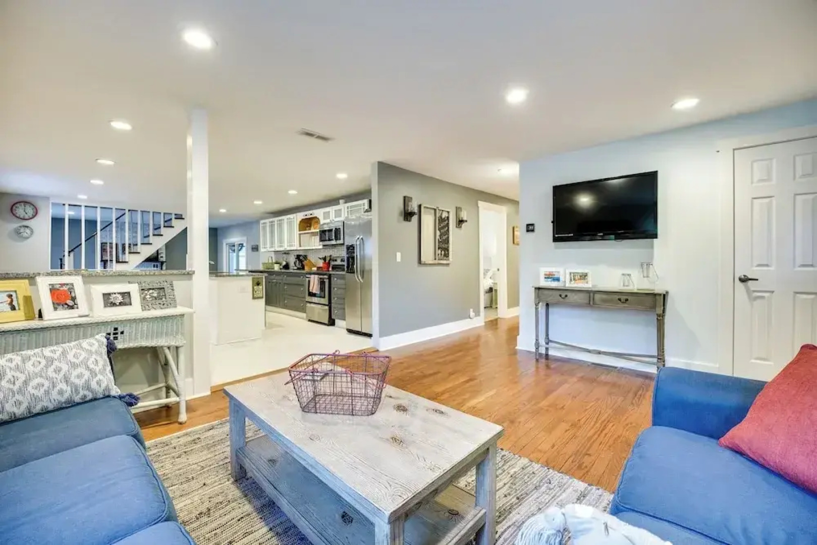 Renovated, Spacious Retreat in Union Pier!