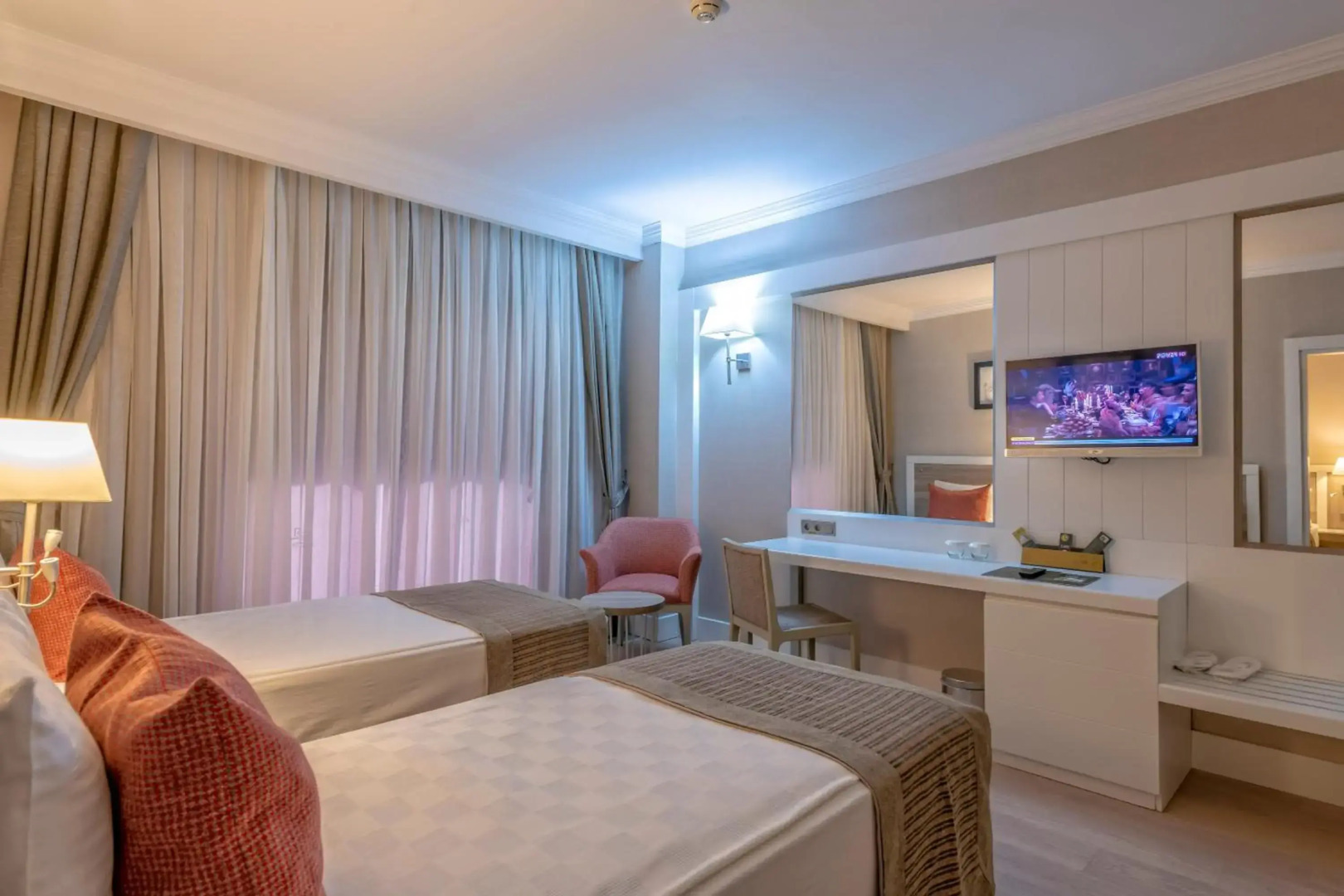 Port River Hotel & Spa