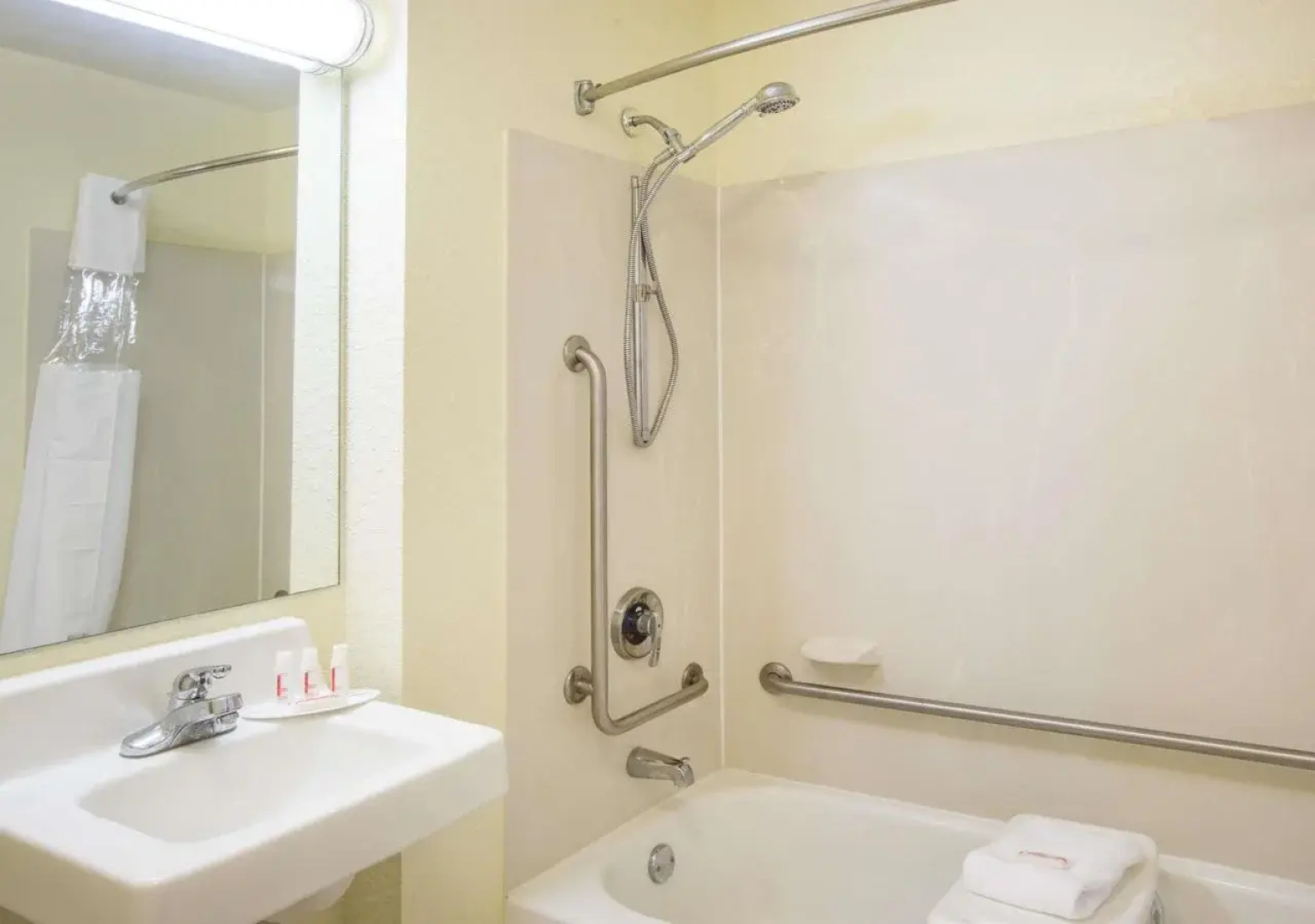 Baymont Inn & Suites Wilmington