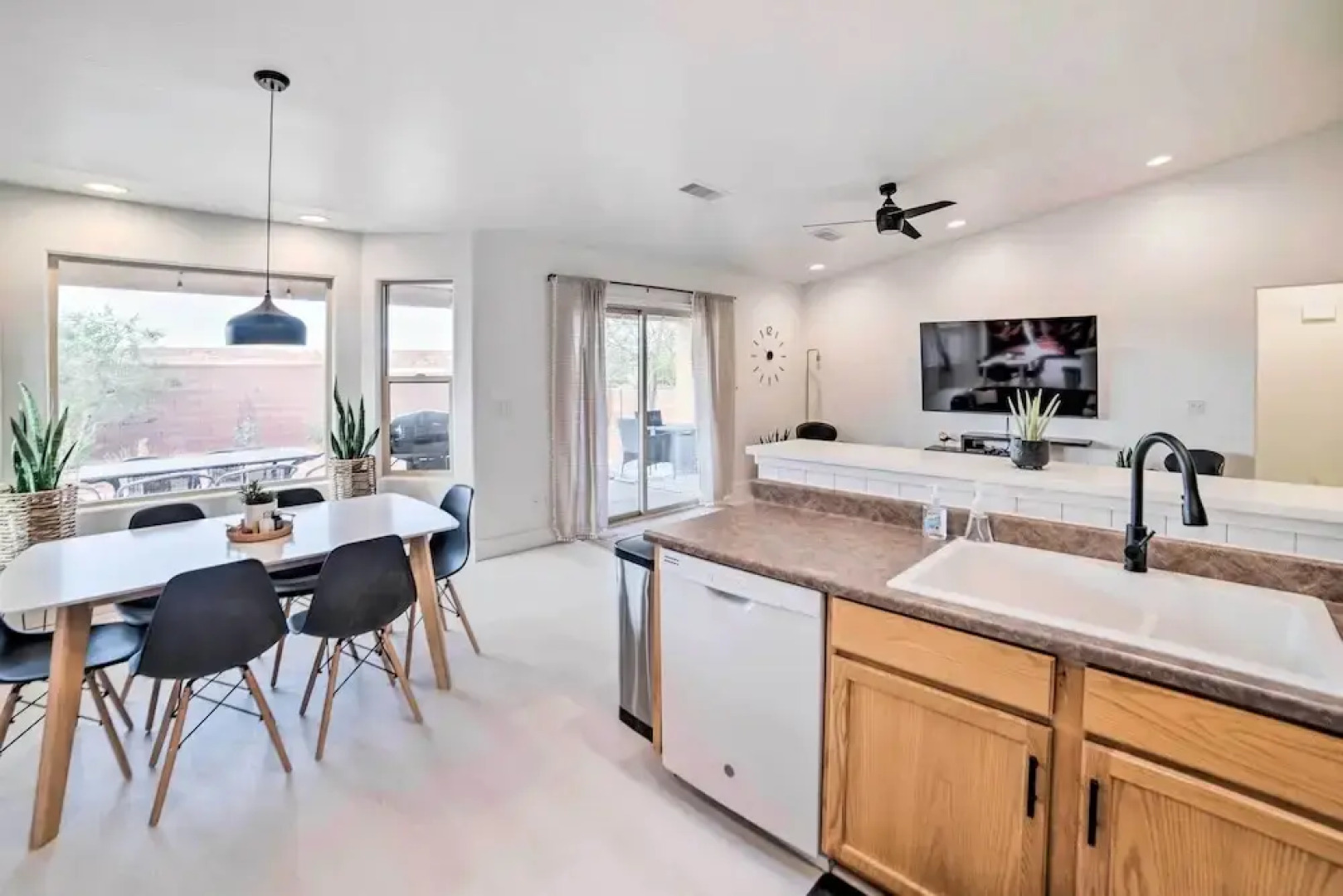 Sunny Page Home: The Gateway to AZ Adventure!