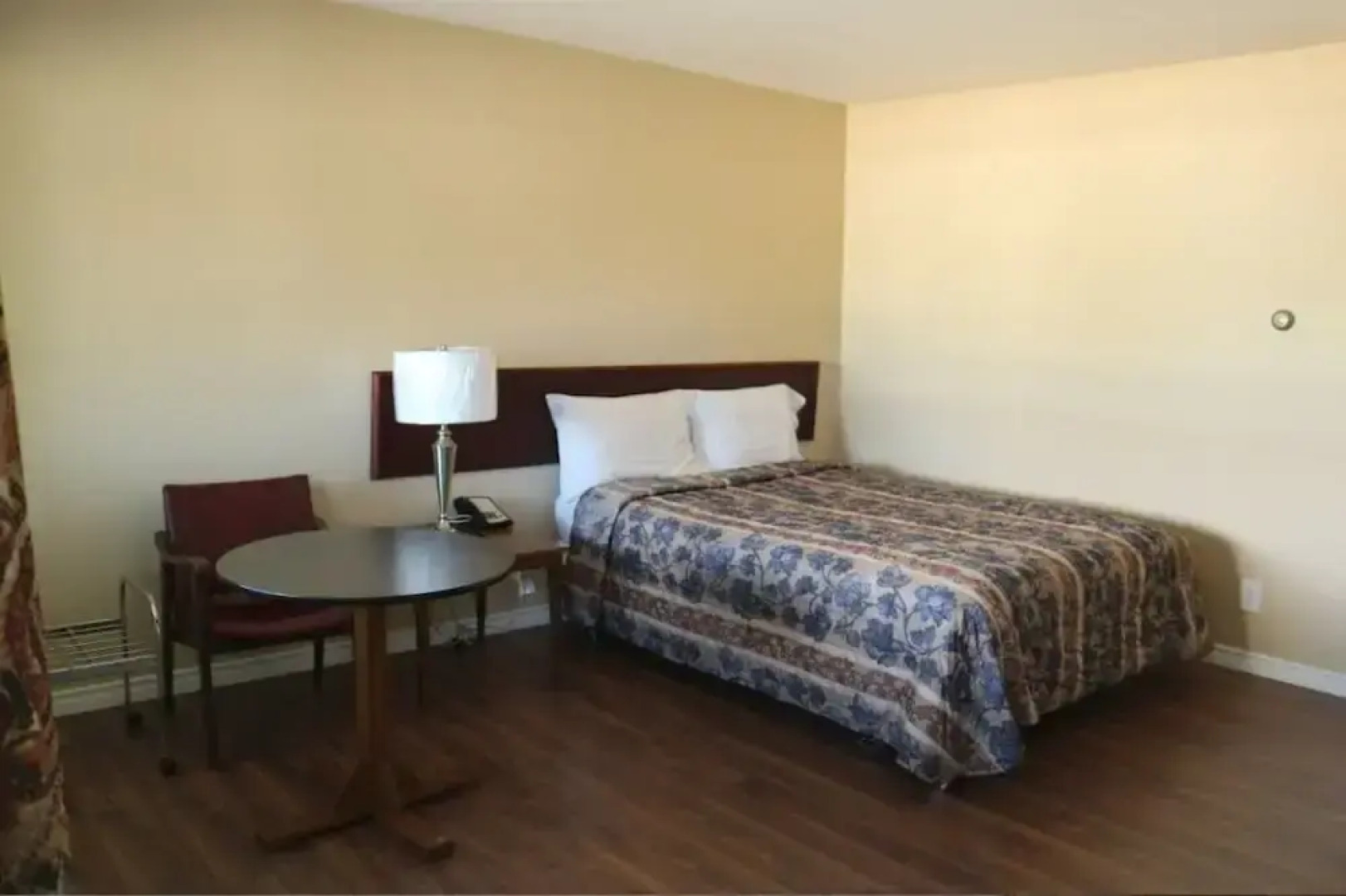 Country Squire Motor Inn