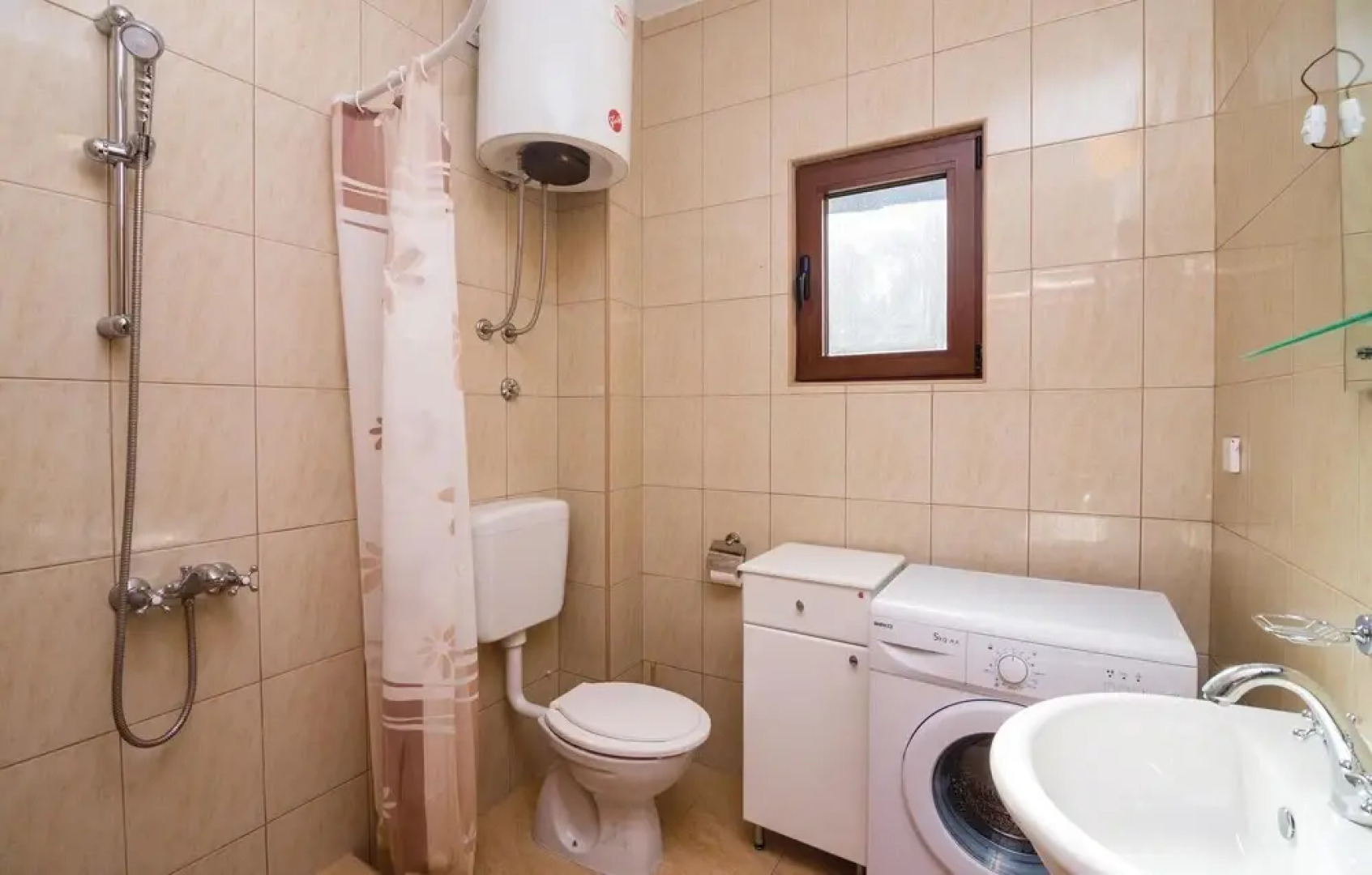 Beautiful Home in Markov Rt With Wifi and 2 Bedrooms