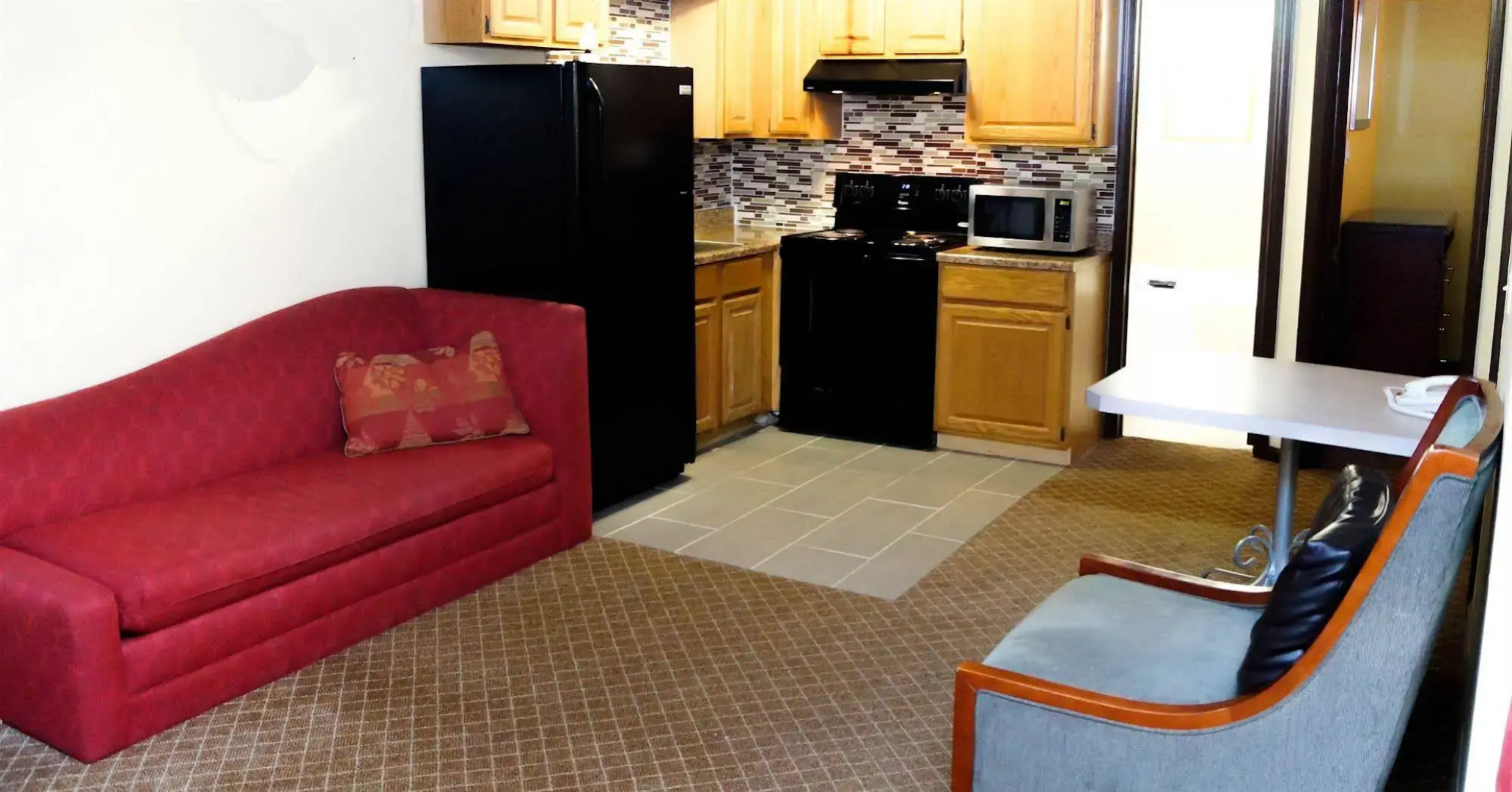 Sullivan Trail Inn & Suites