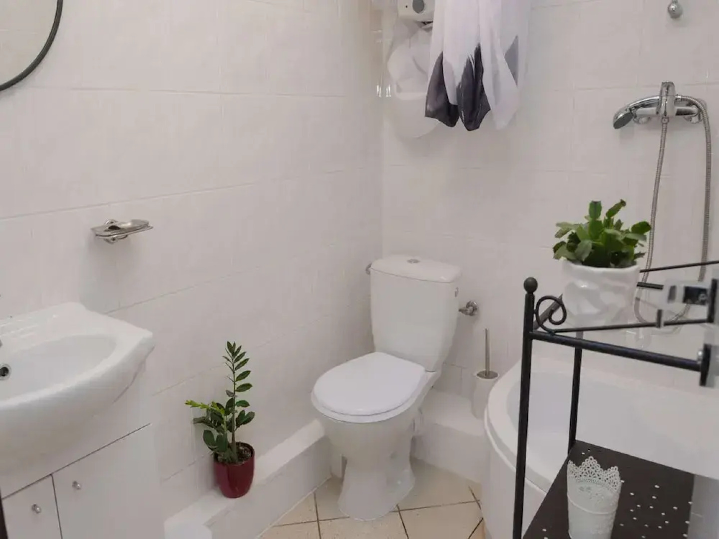 Apartment in a Stylish House in the Countryside Near the Sea